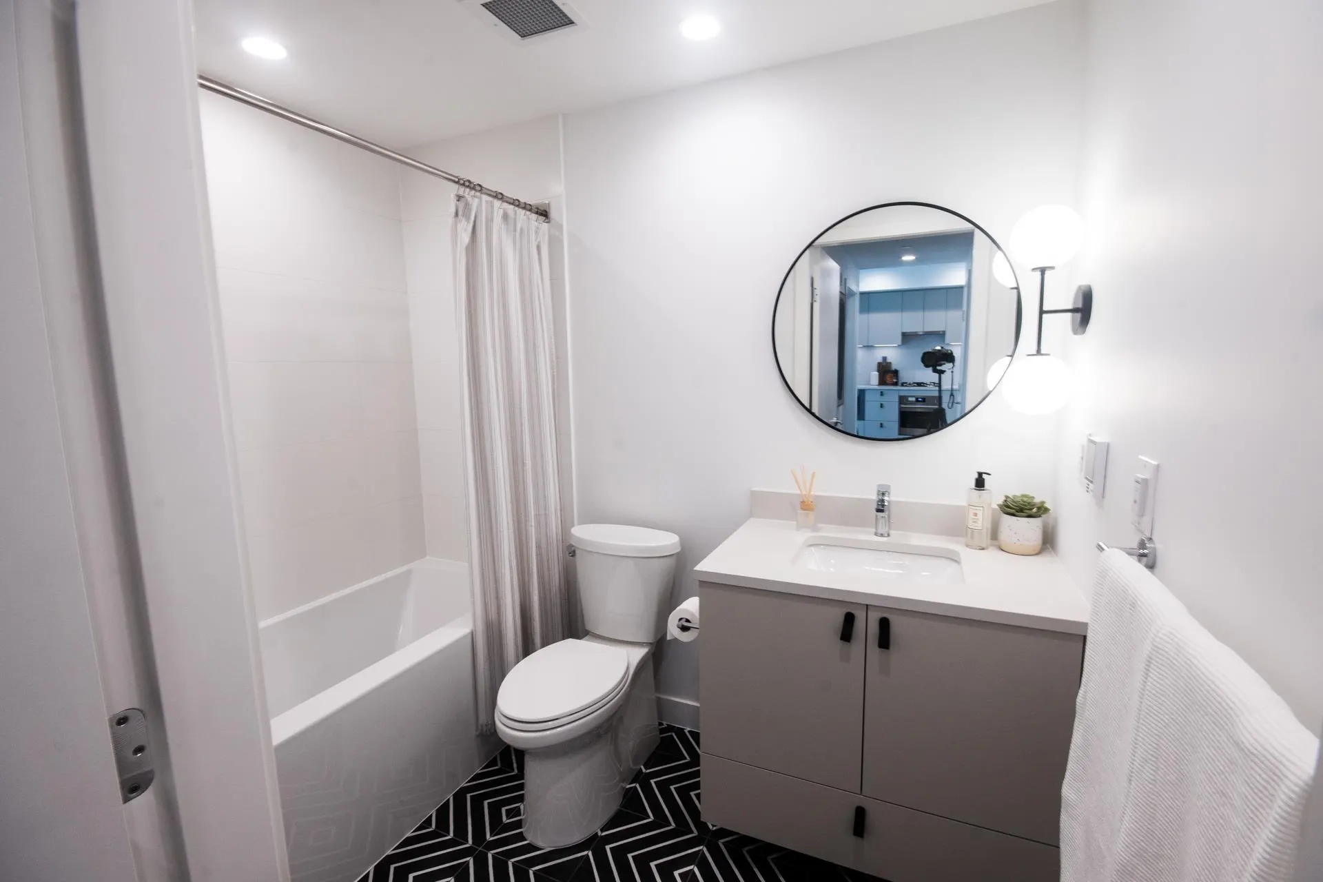 1680 E 12th Avenue #609