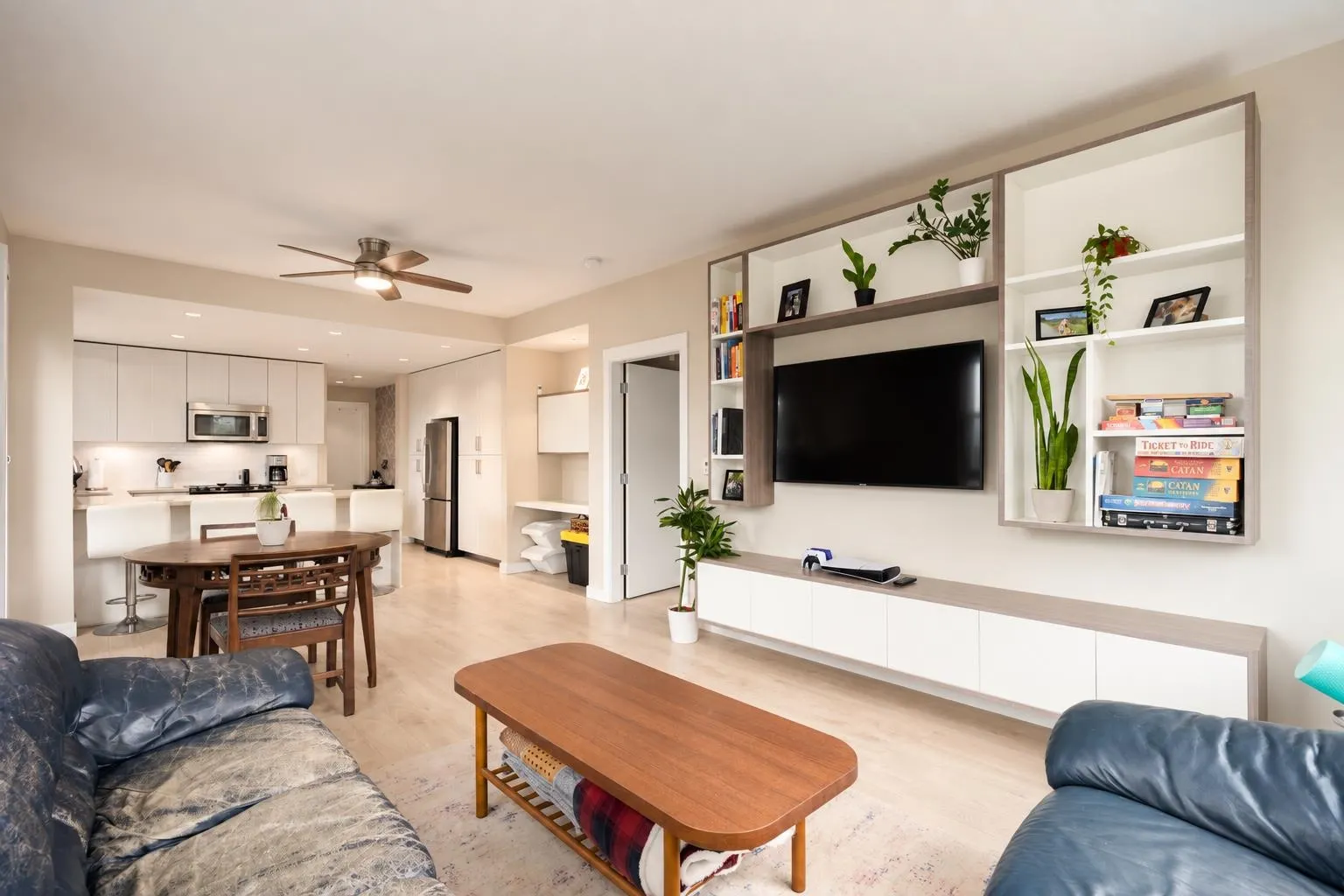 550 Seaborne Place #211