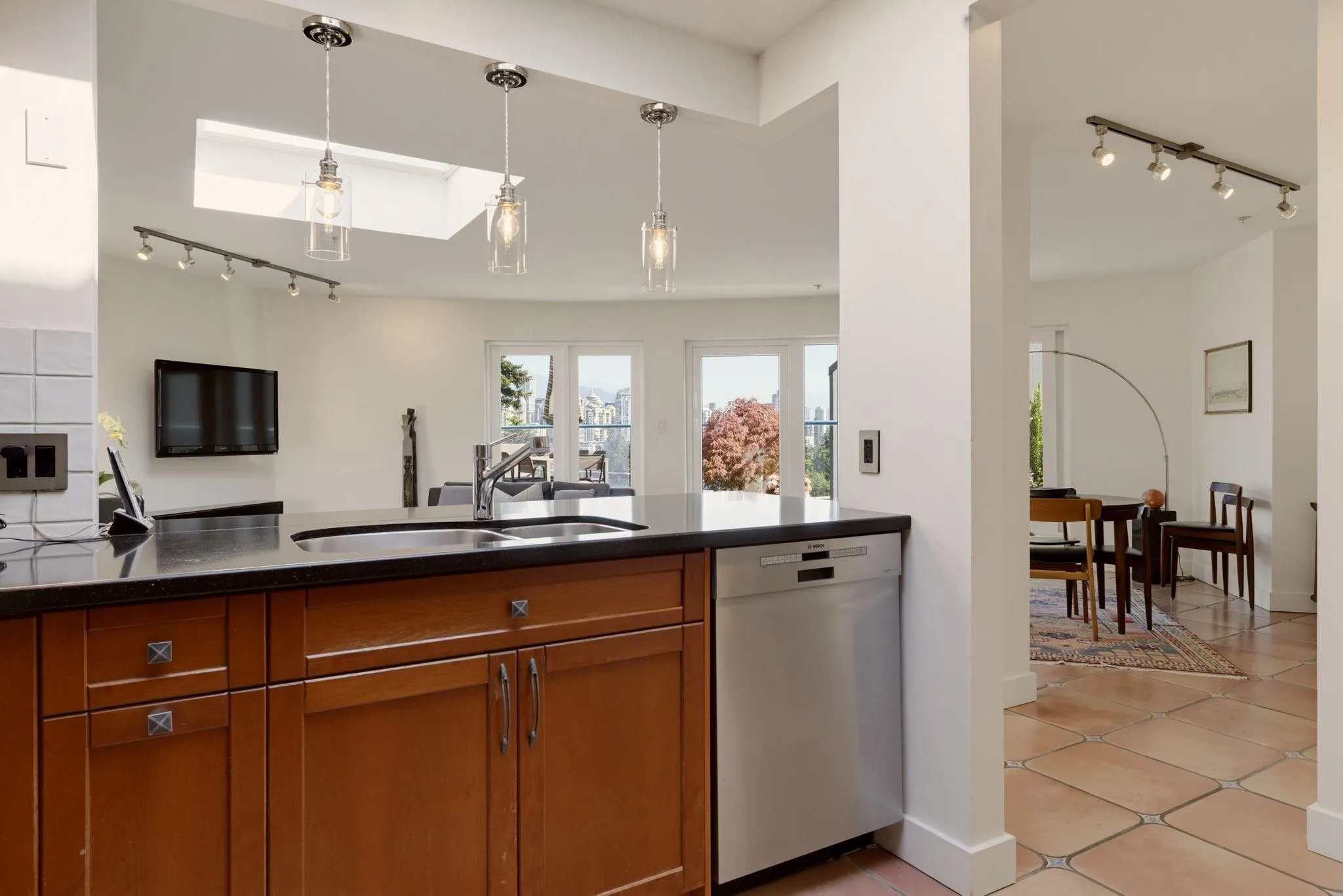 1038 W 7th Avenue #P1