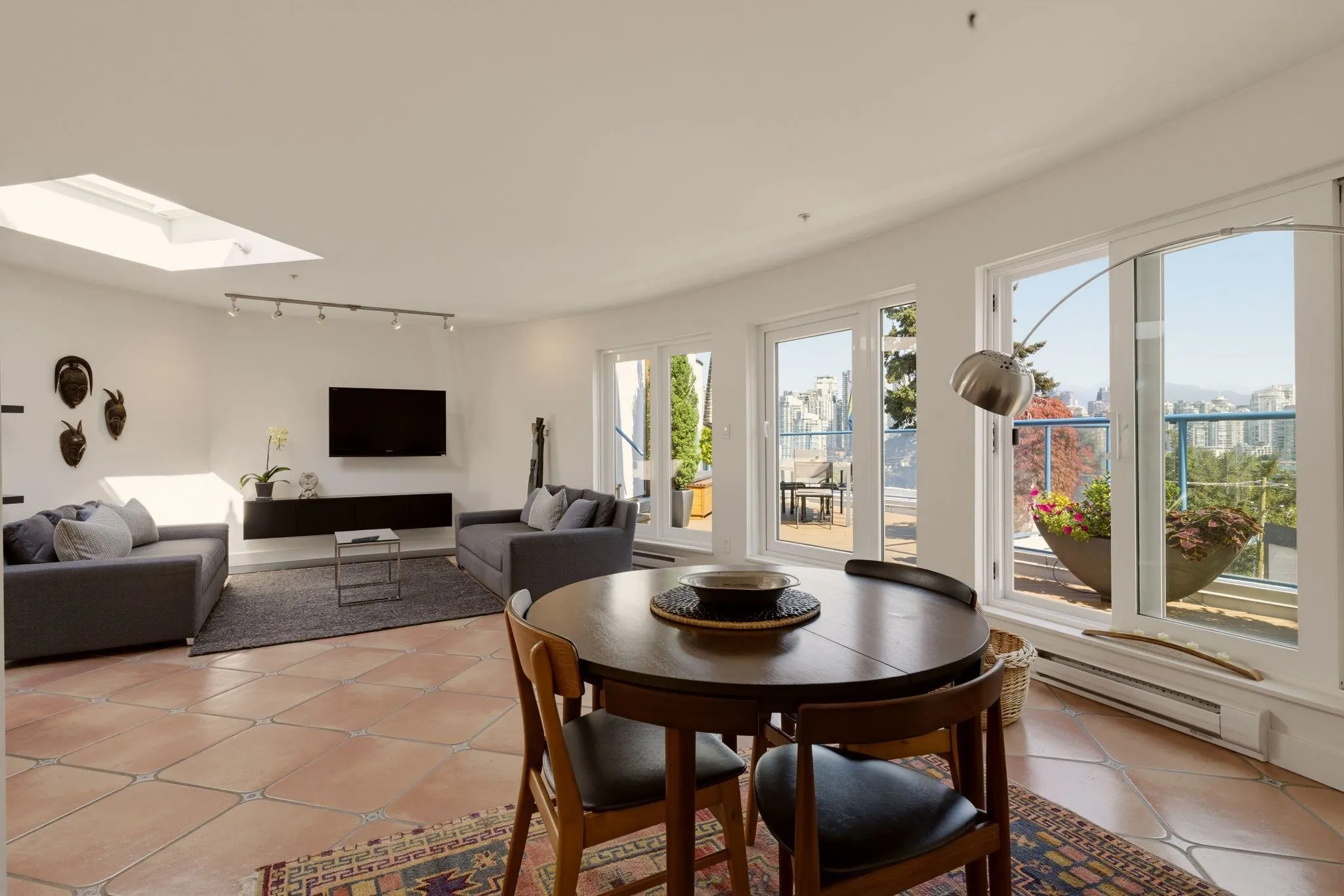 1038 W 7th Avenue #P1