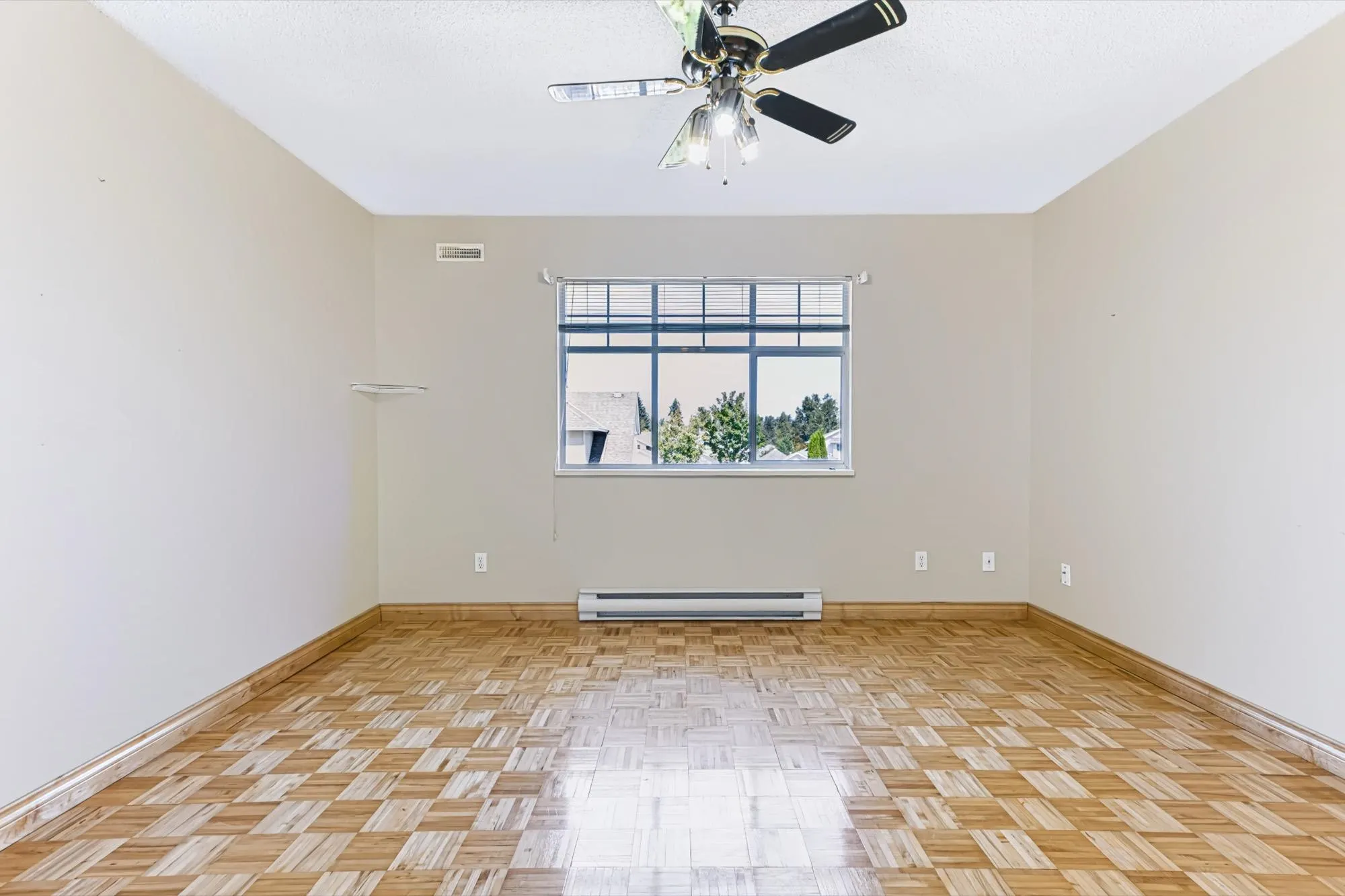 9208 208 Street #18