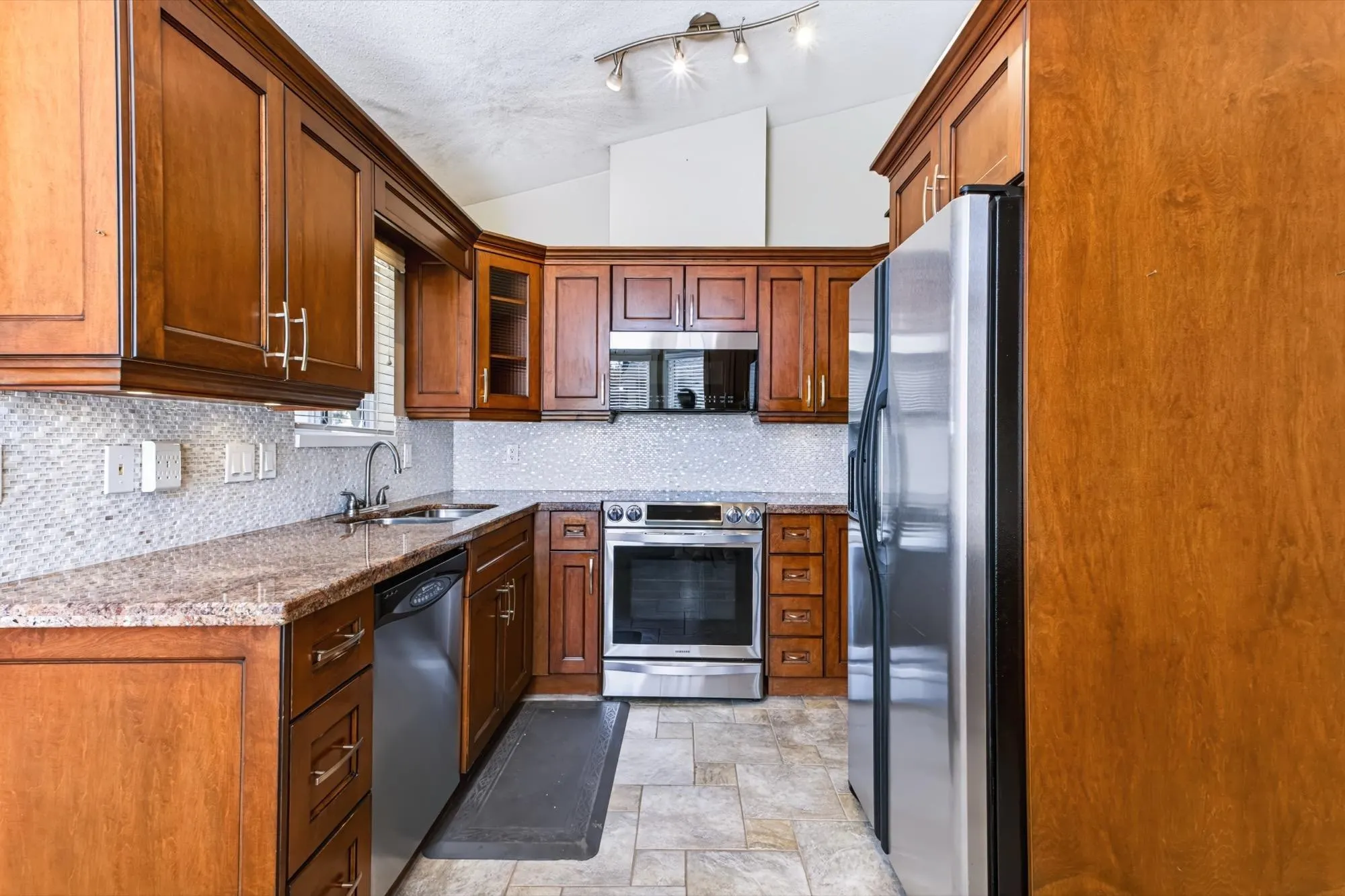 9208 208 Street #18