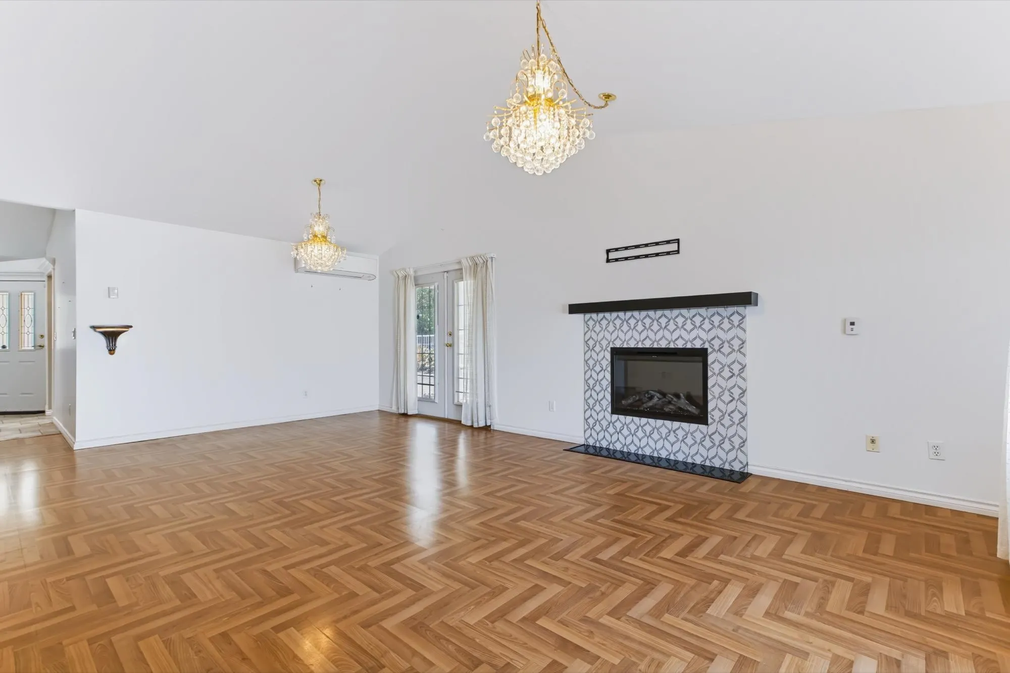 9208 208 Street #18