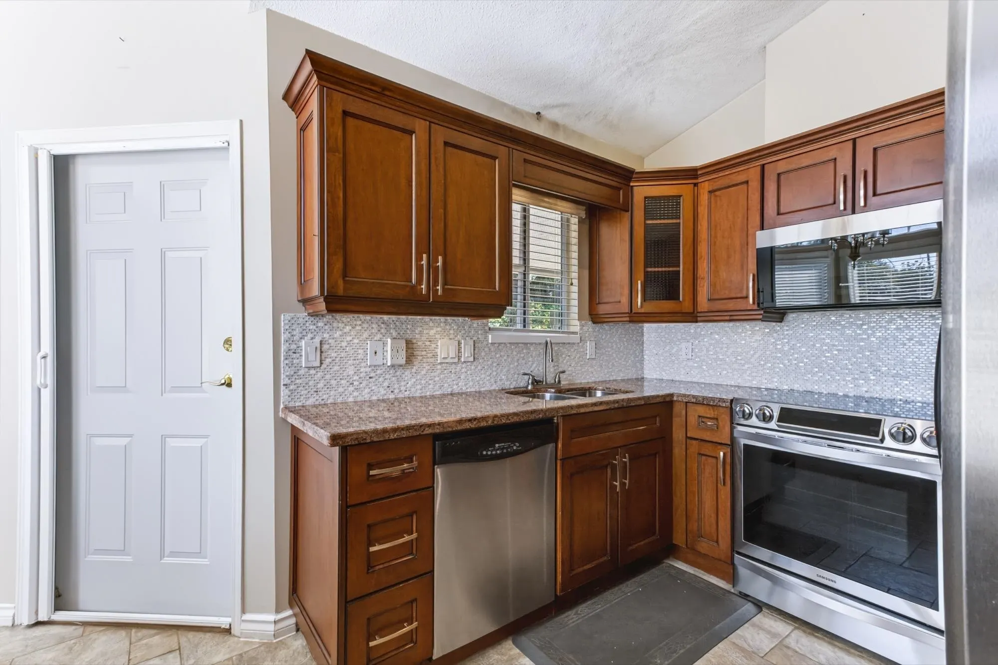 9208 208 Street #18