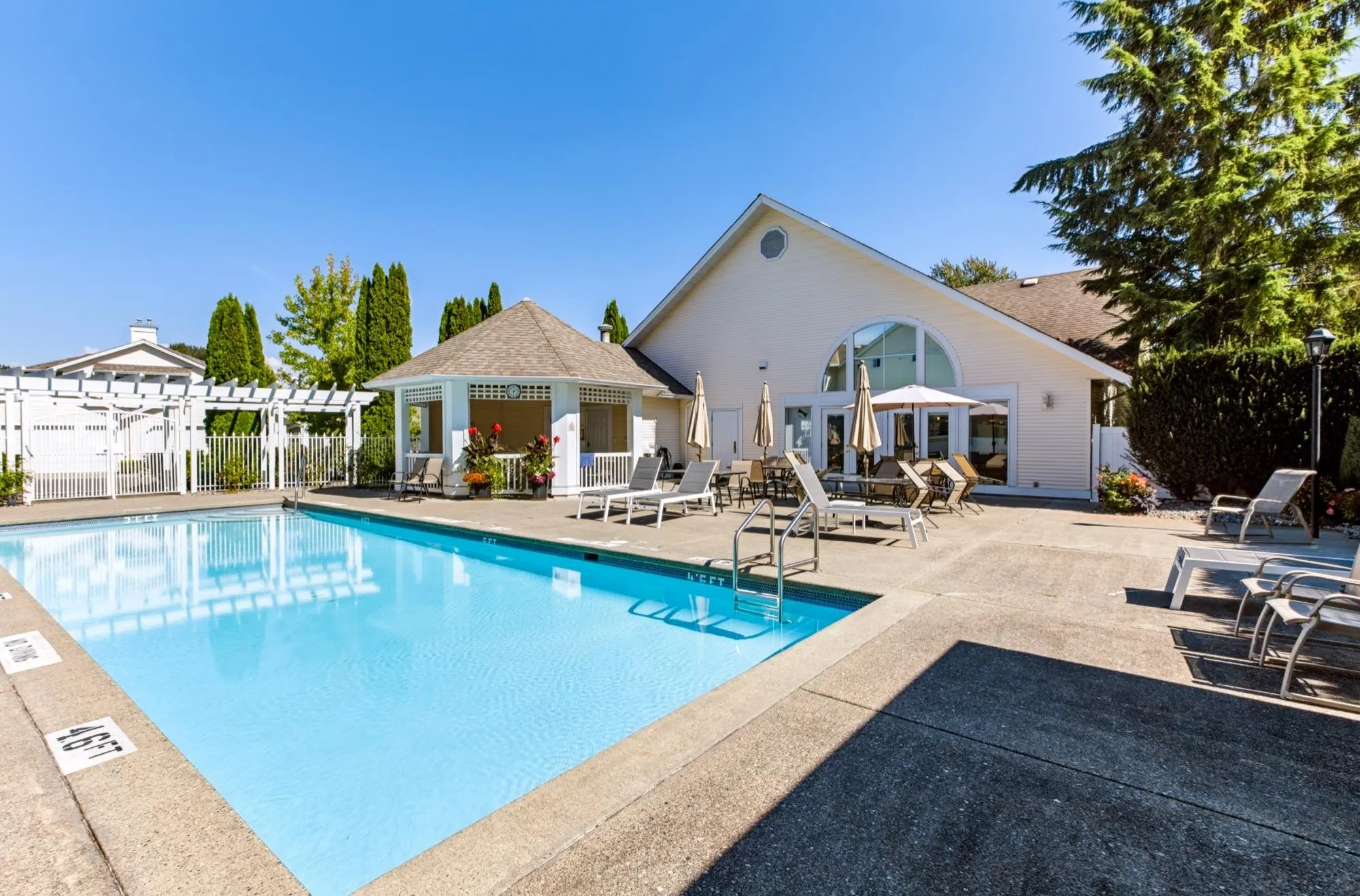9208 208 Street #18