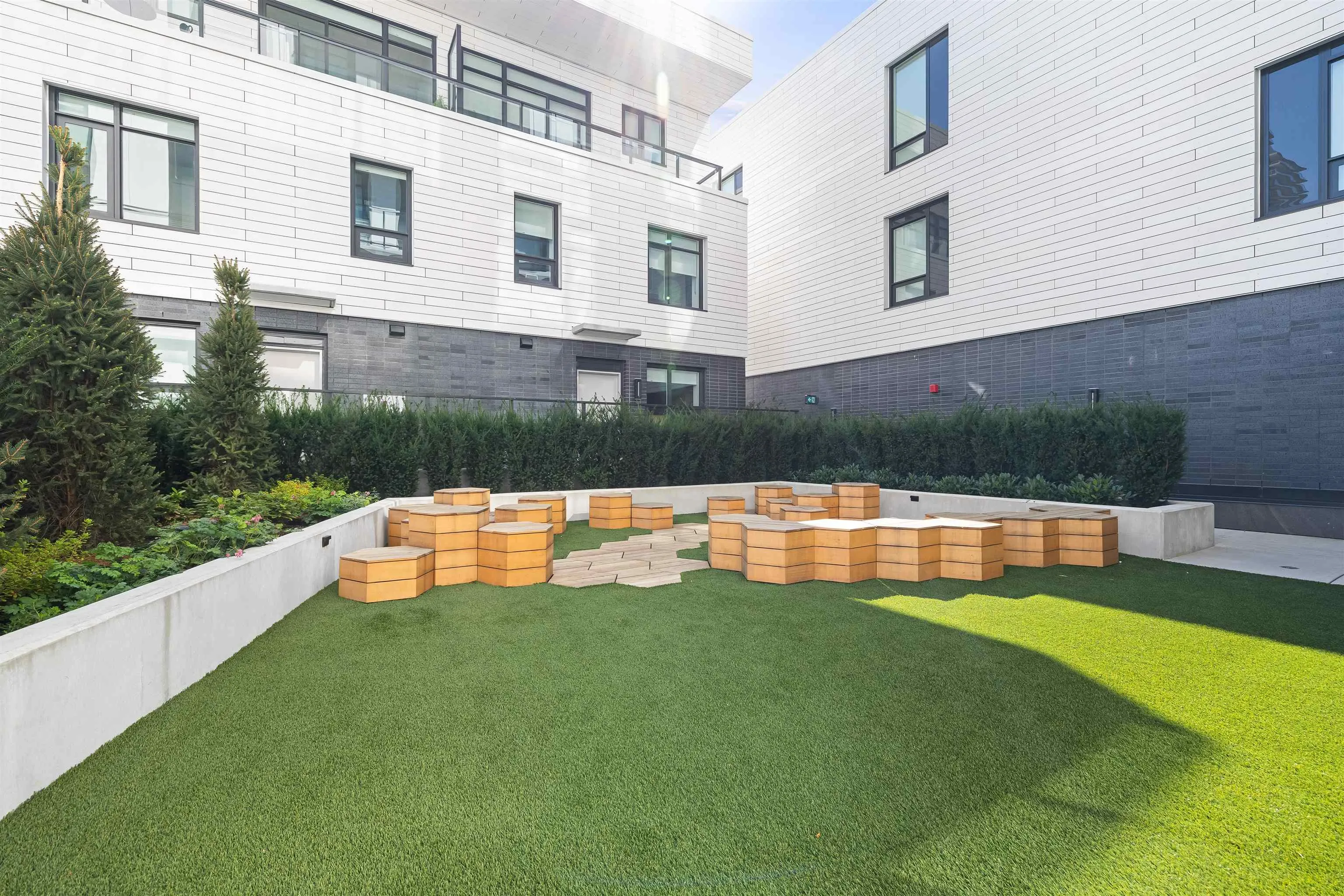 6468 Willingdon Avenue #3201