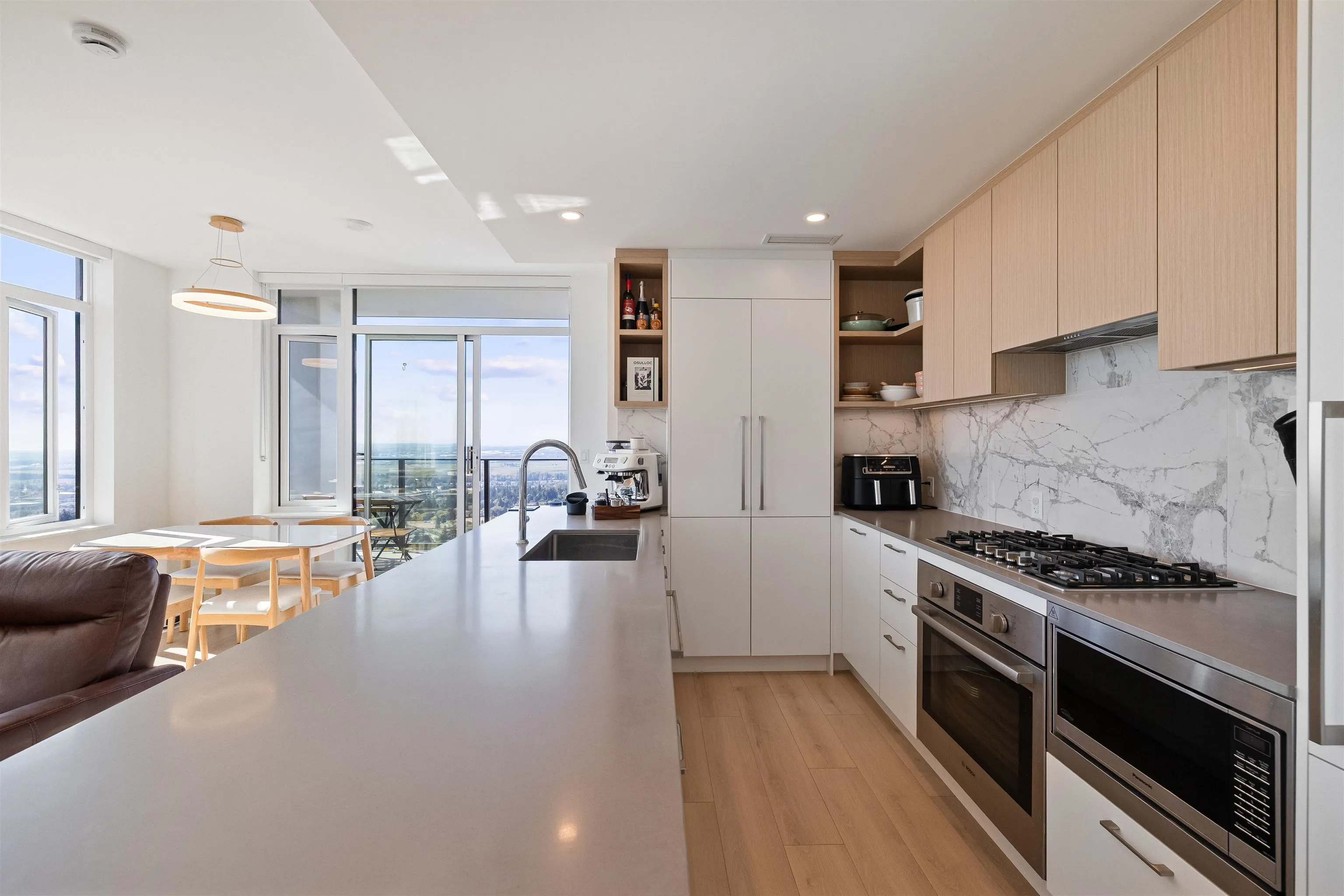 6468 Willingdon Avenue #3201