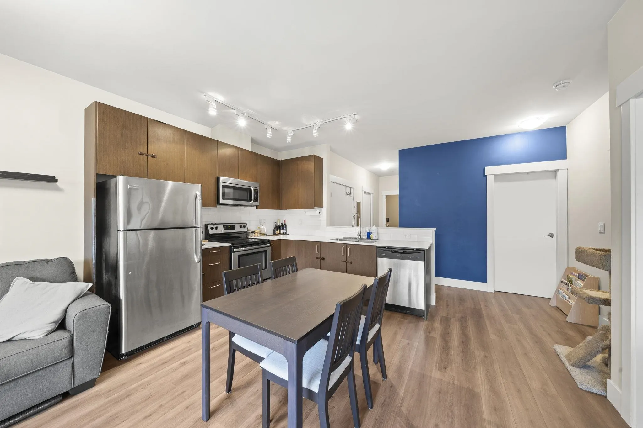 2351 Kelly Avenue #308