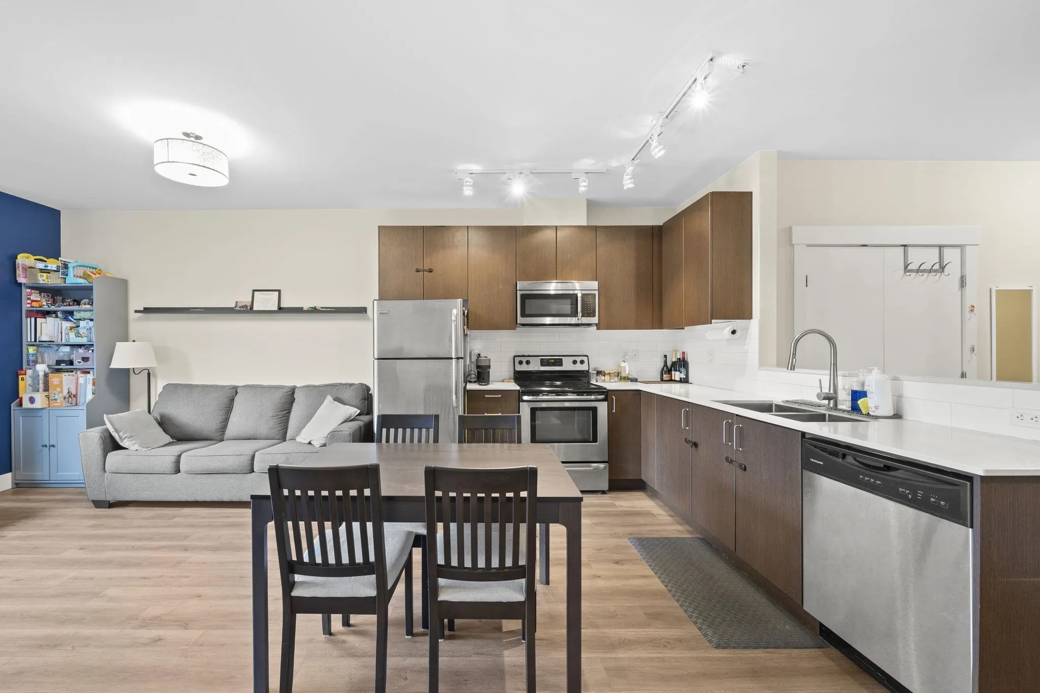 2351 Kelly Avenue #308