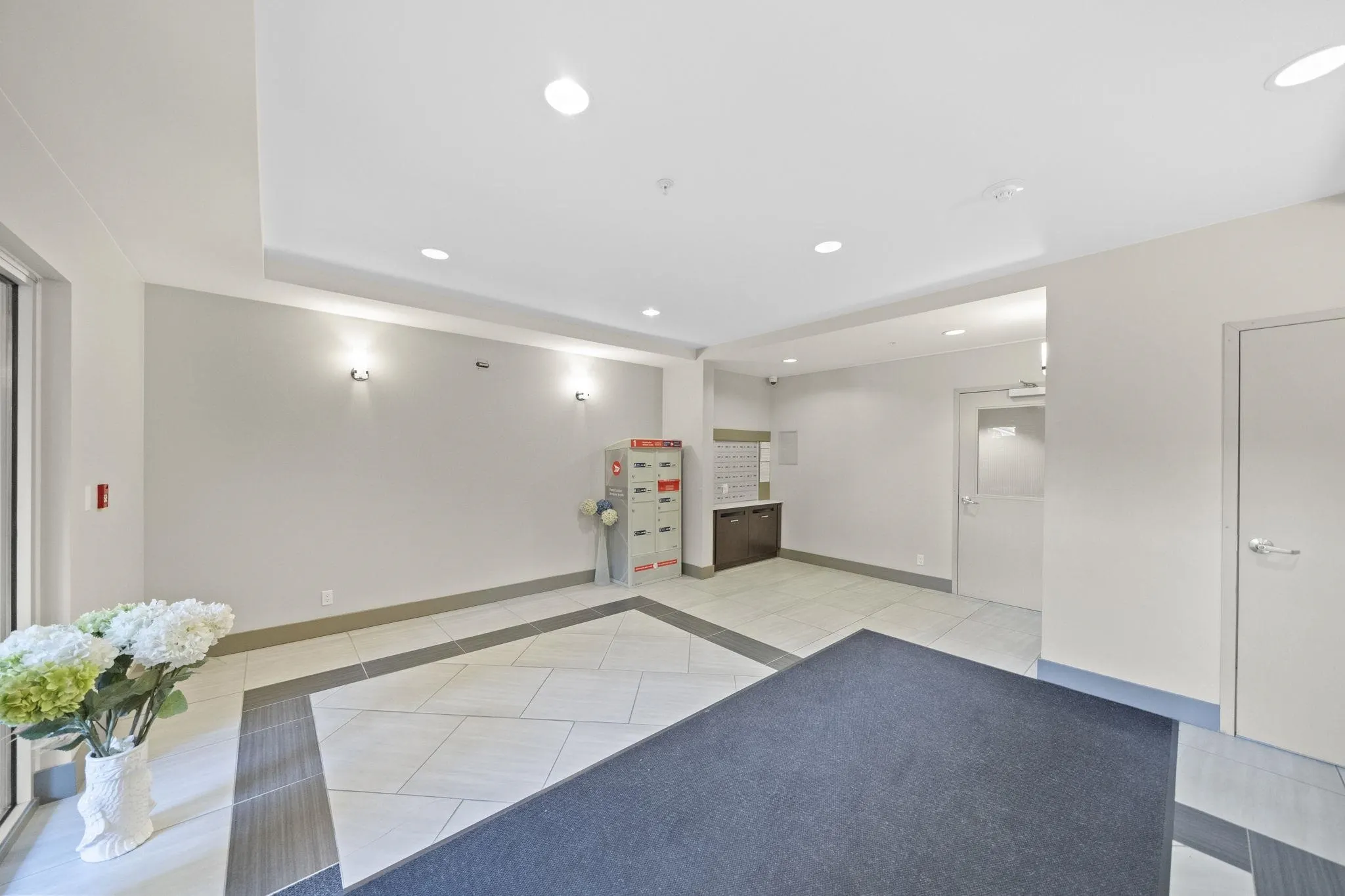 2351 Kelly Avenue #308