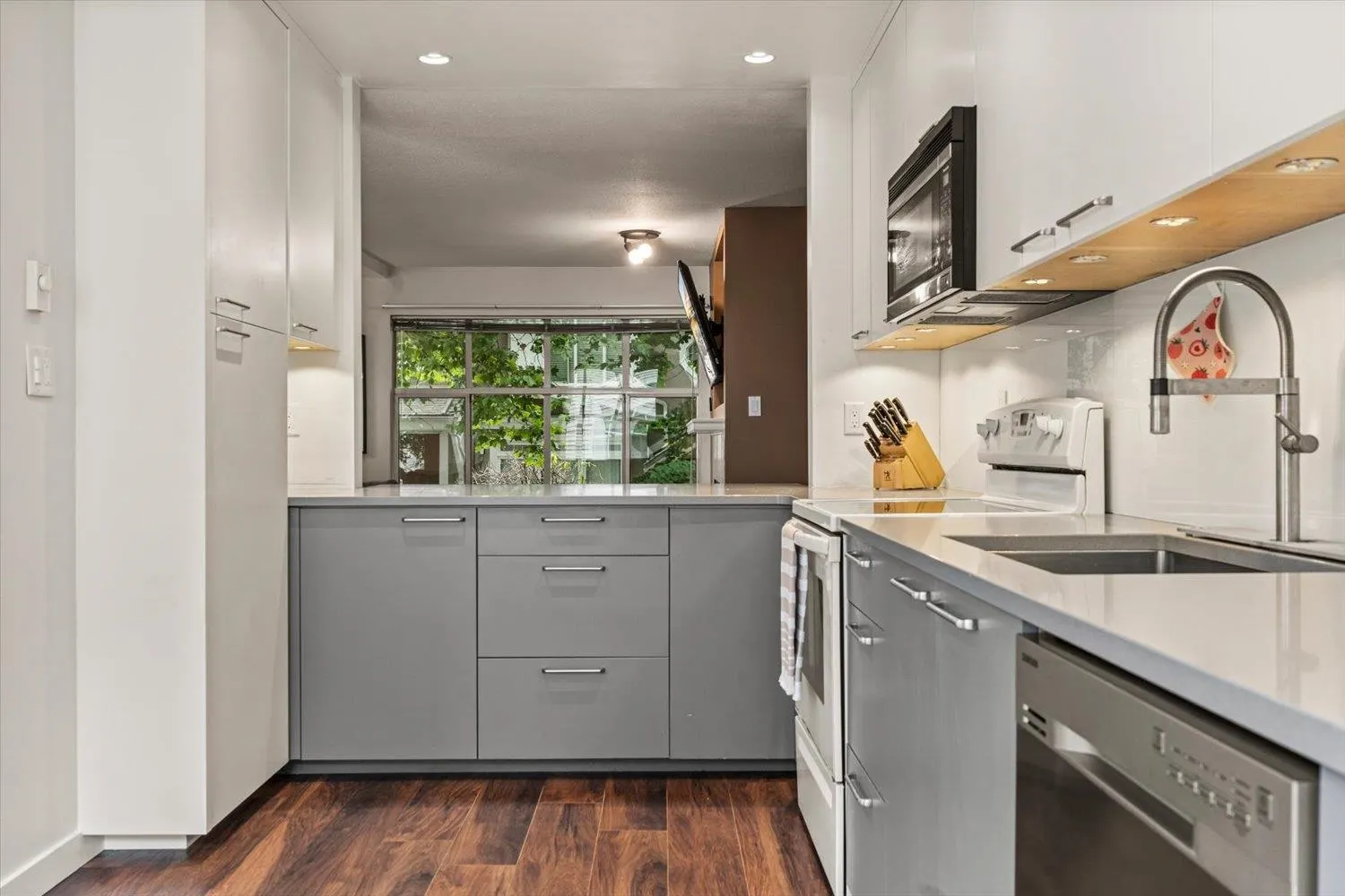 2450 Hawthorne Avenue #51