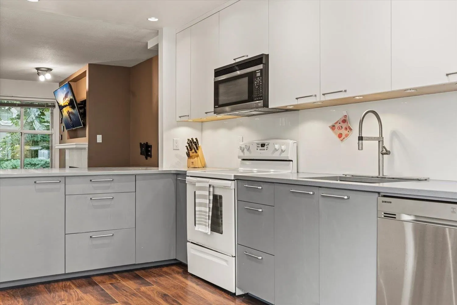 2450 Hawthorne Avenue #51