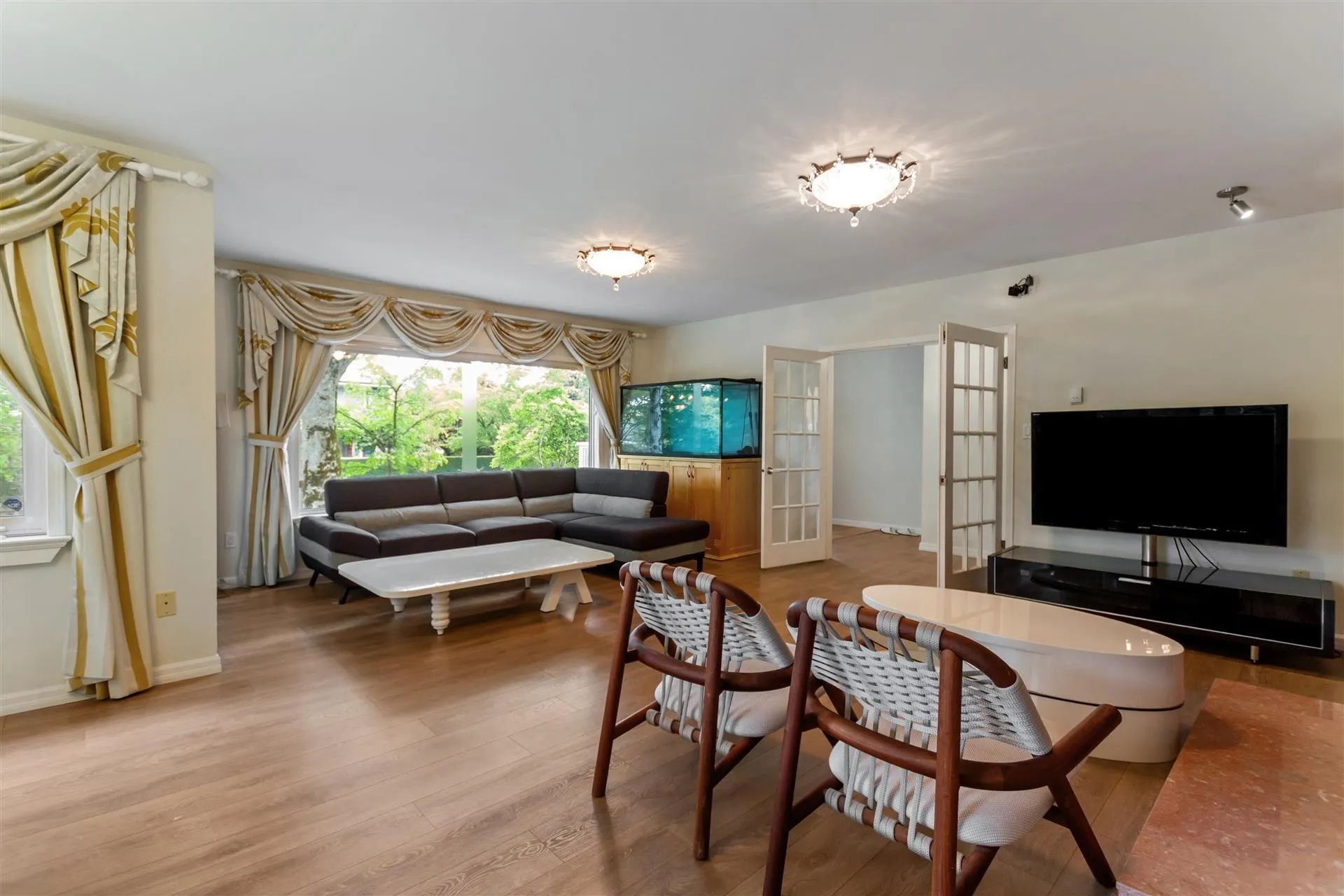 1806 Western Parkway