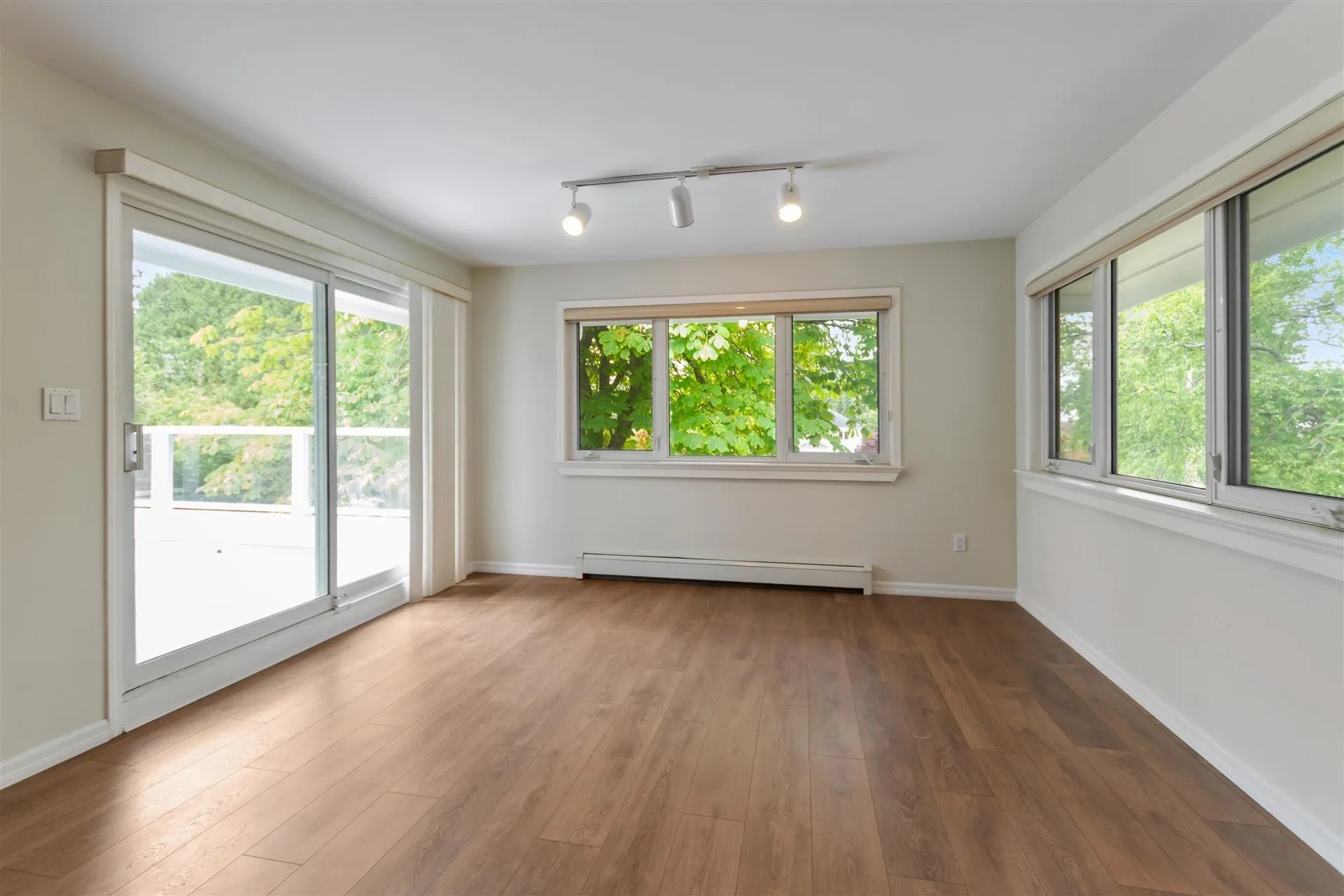 1806 Western Parkway