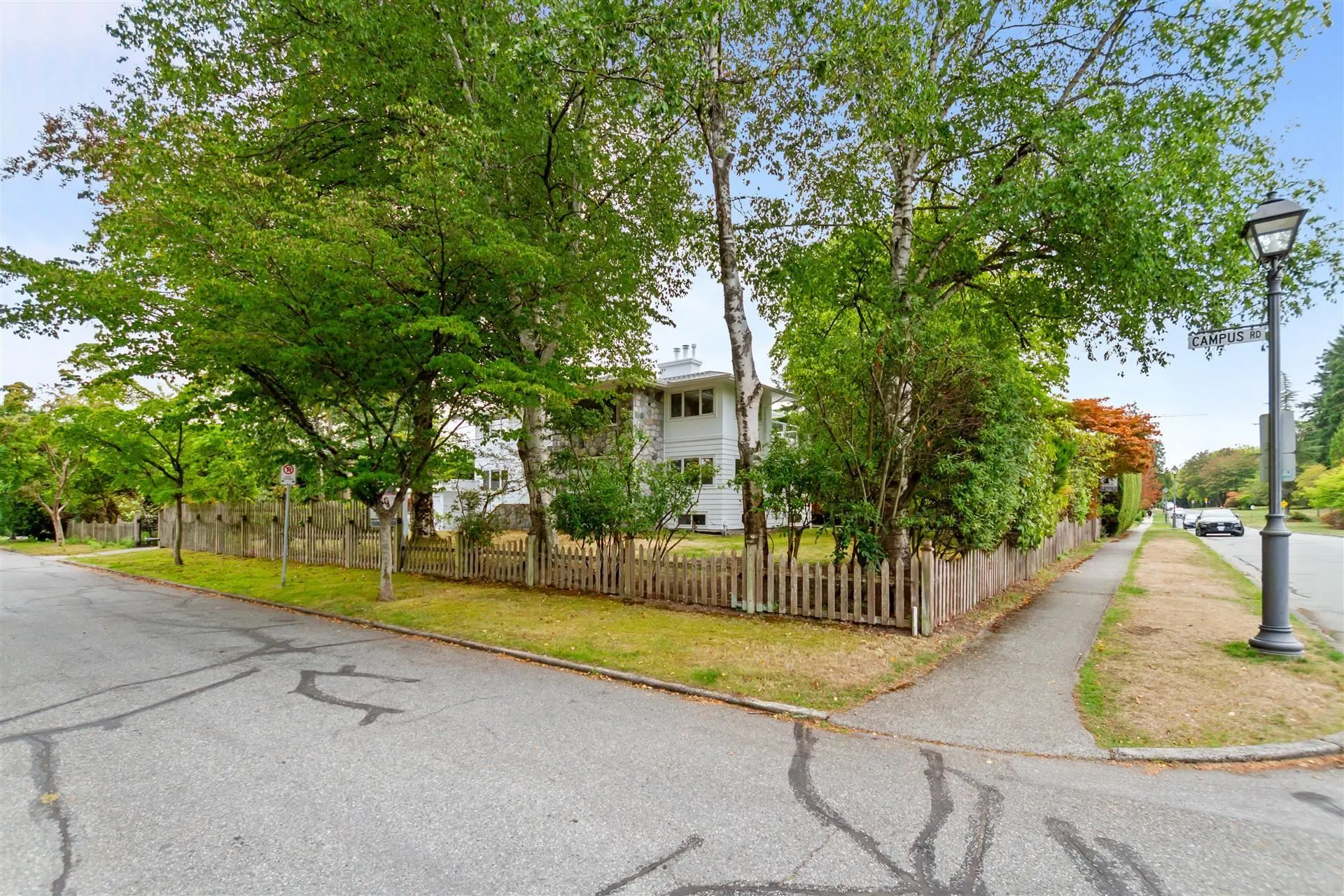 1806 Western Parkway