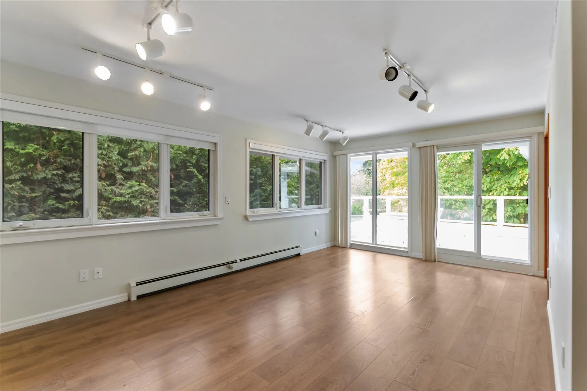1806 Western Parkway