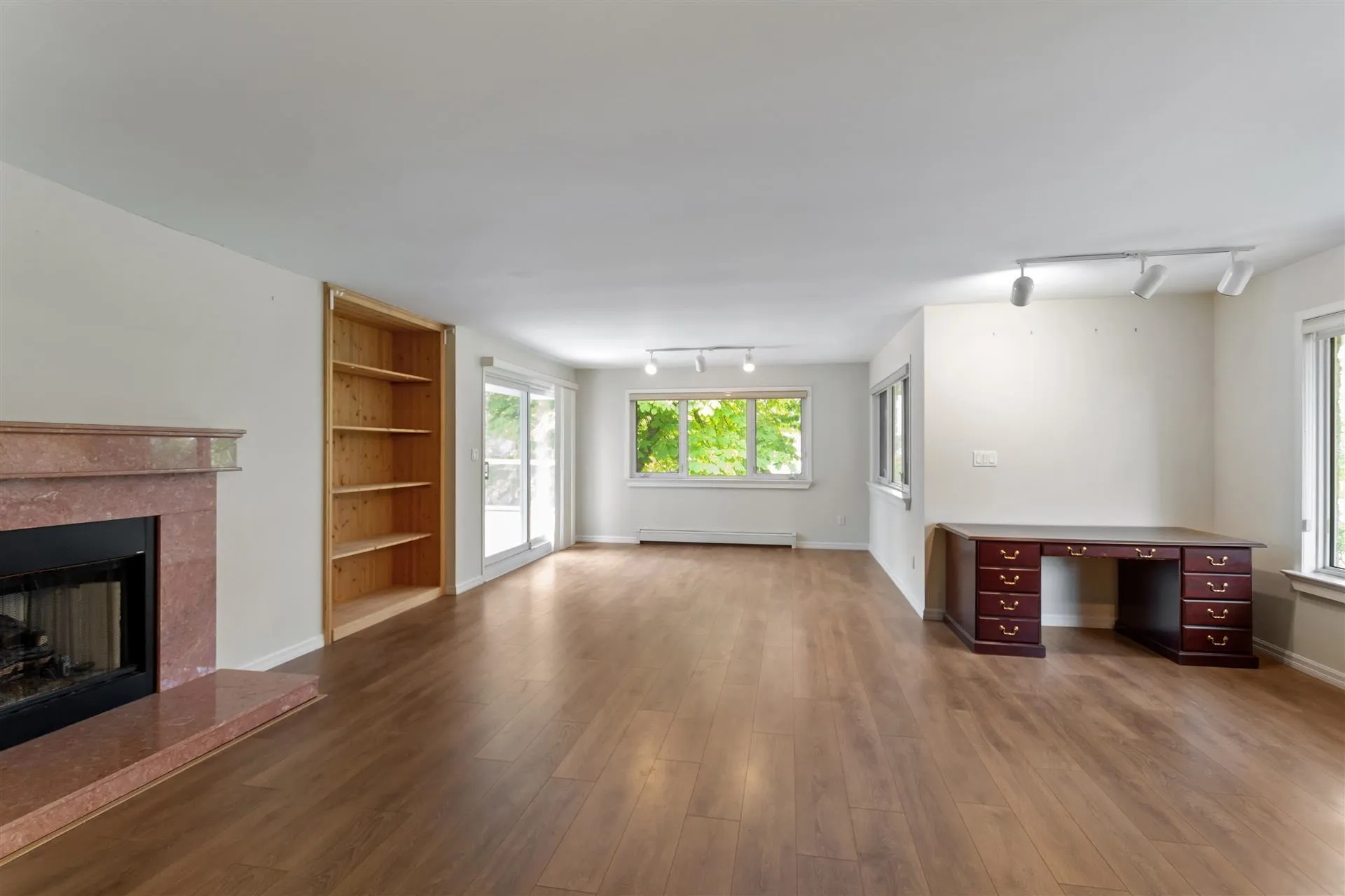 1806 Western Parkway