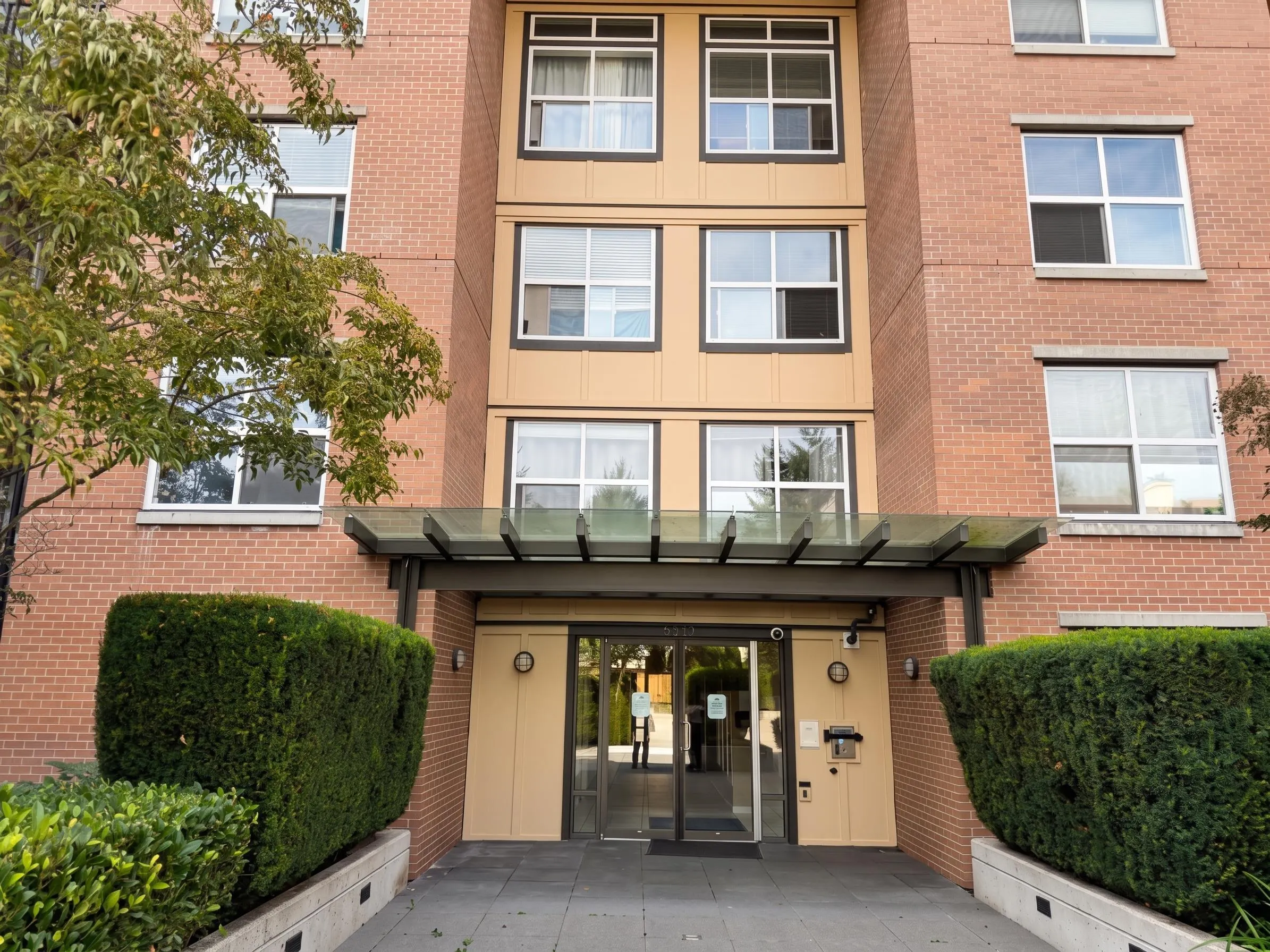 10707 139 Street #115