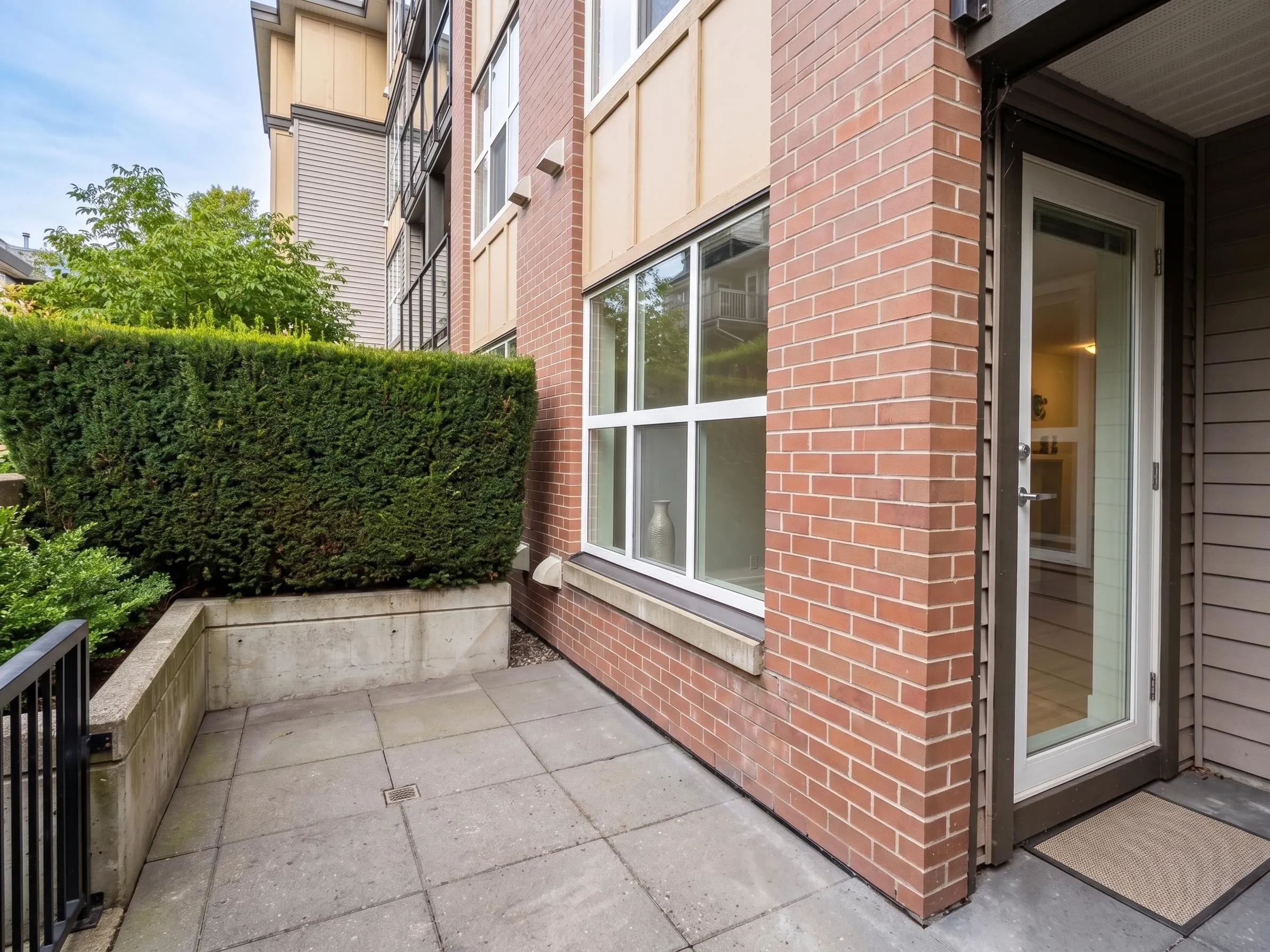 10707 139 Street #115