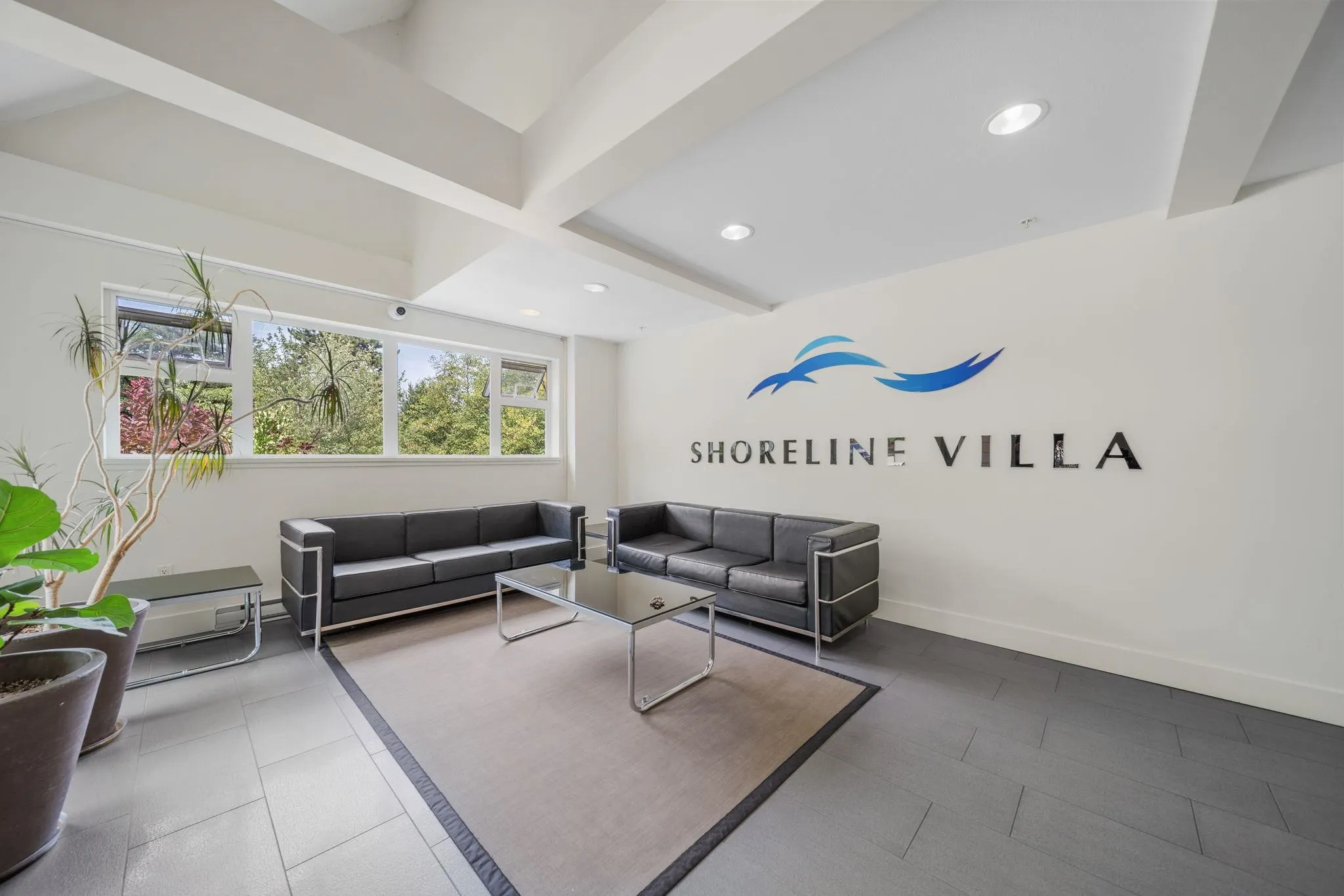 160 Shoreline Circle #302