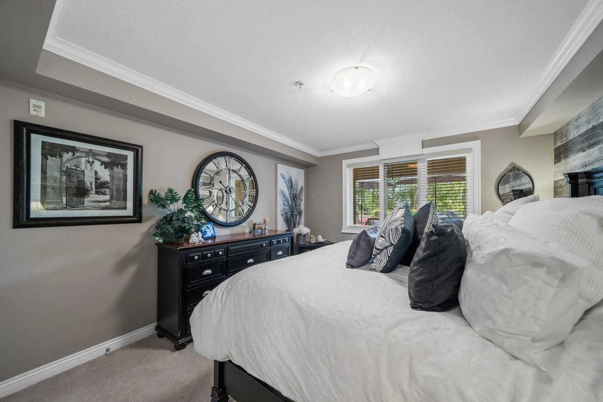 160 Shoreline Circle #302