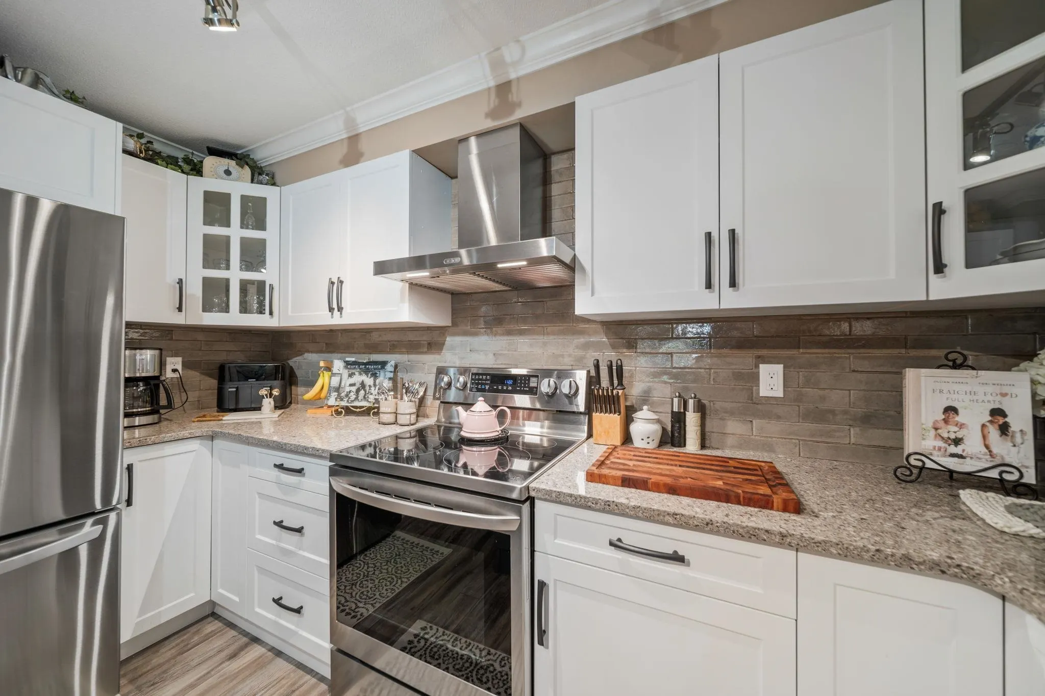 160 Shoreline Circle #302