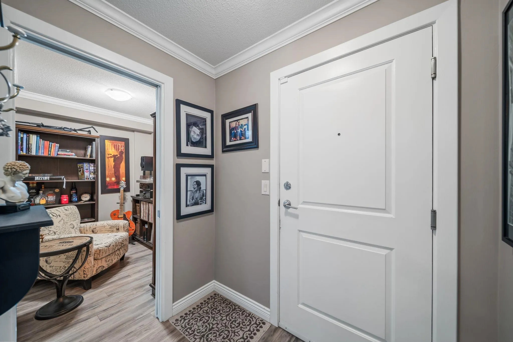160 Shoreline Circle #302