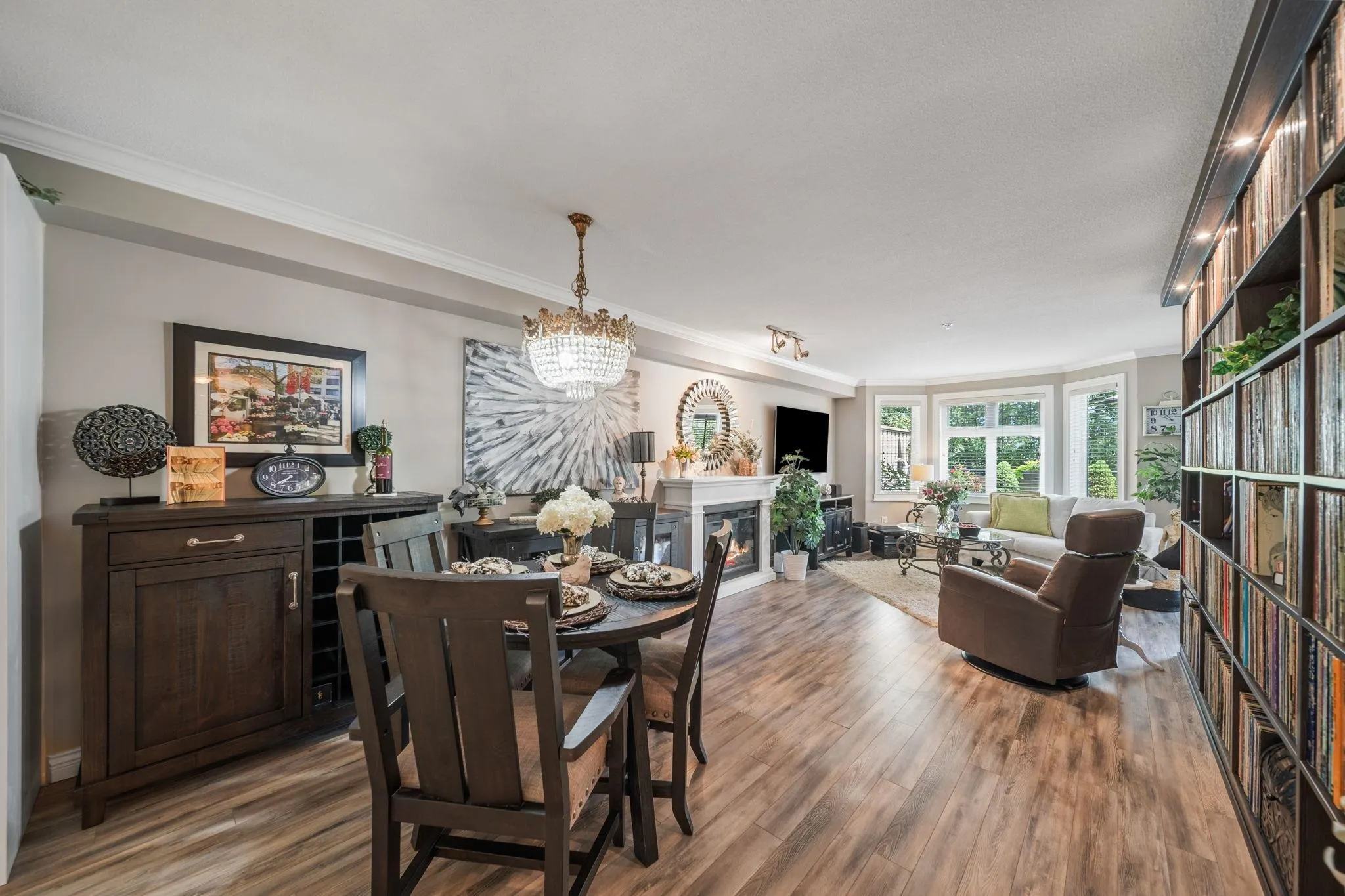 160 Shoreline Circle #302