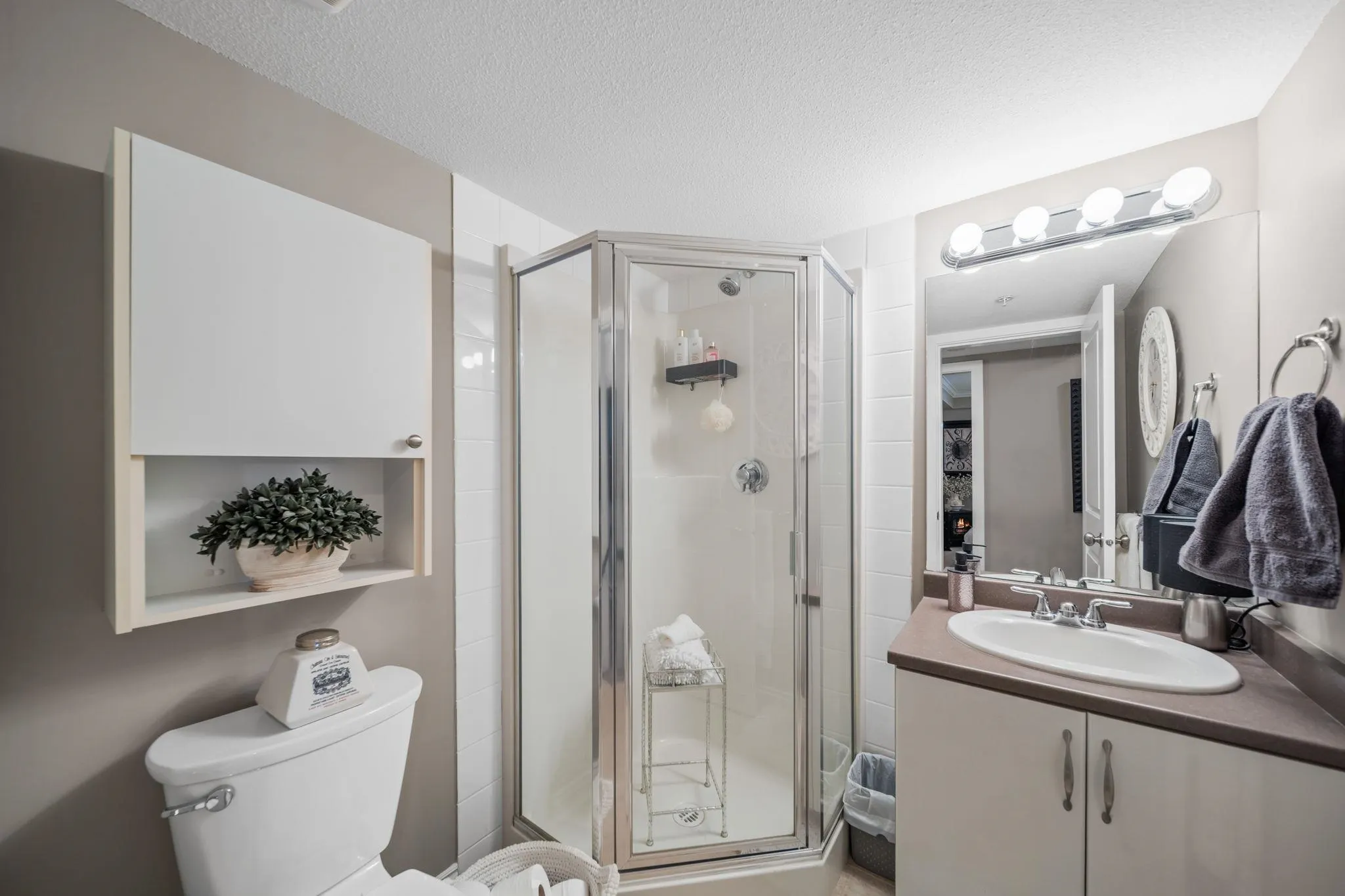160 Shoreline Circle #302