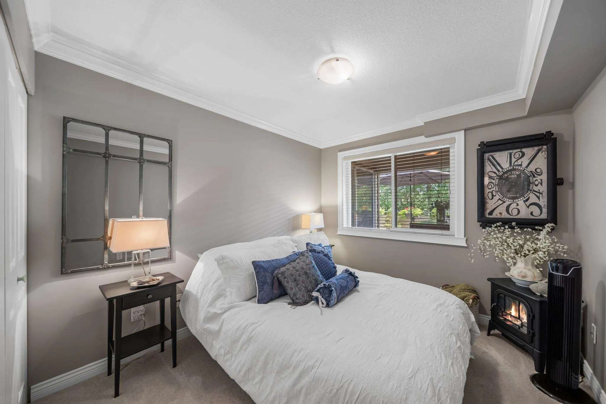 160 Shoreline Circle #302