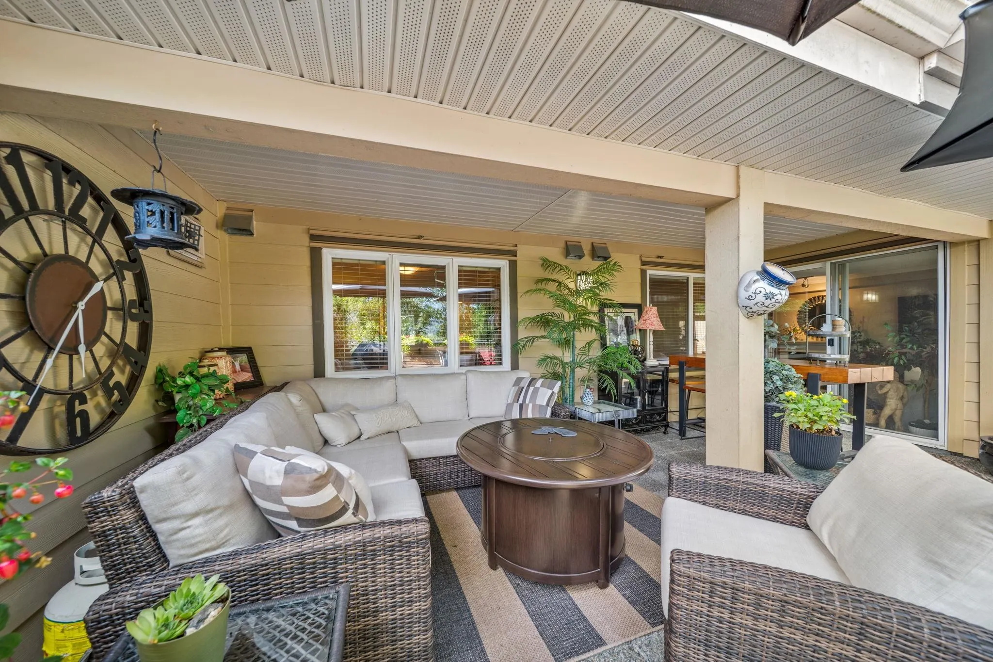 160 Shoreline Circle #302