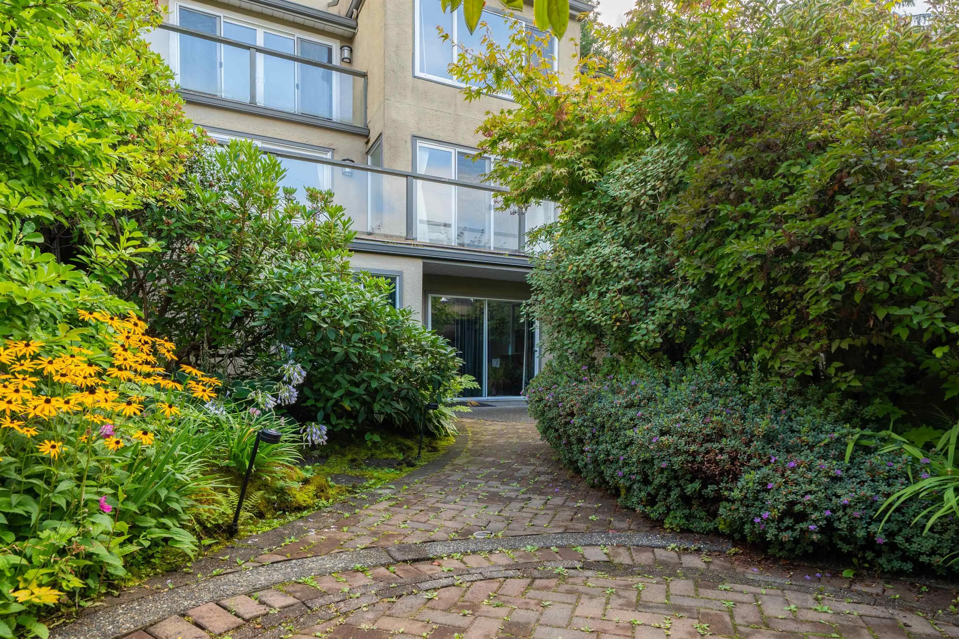4333 Locarno Crescent