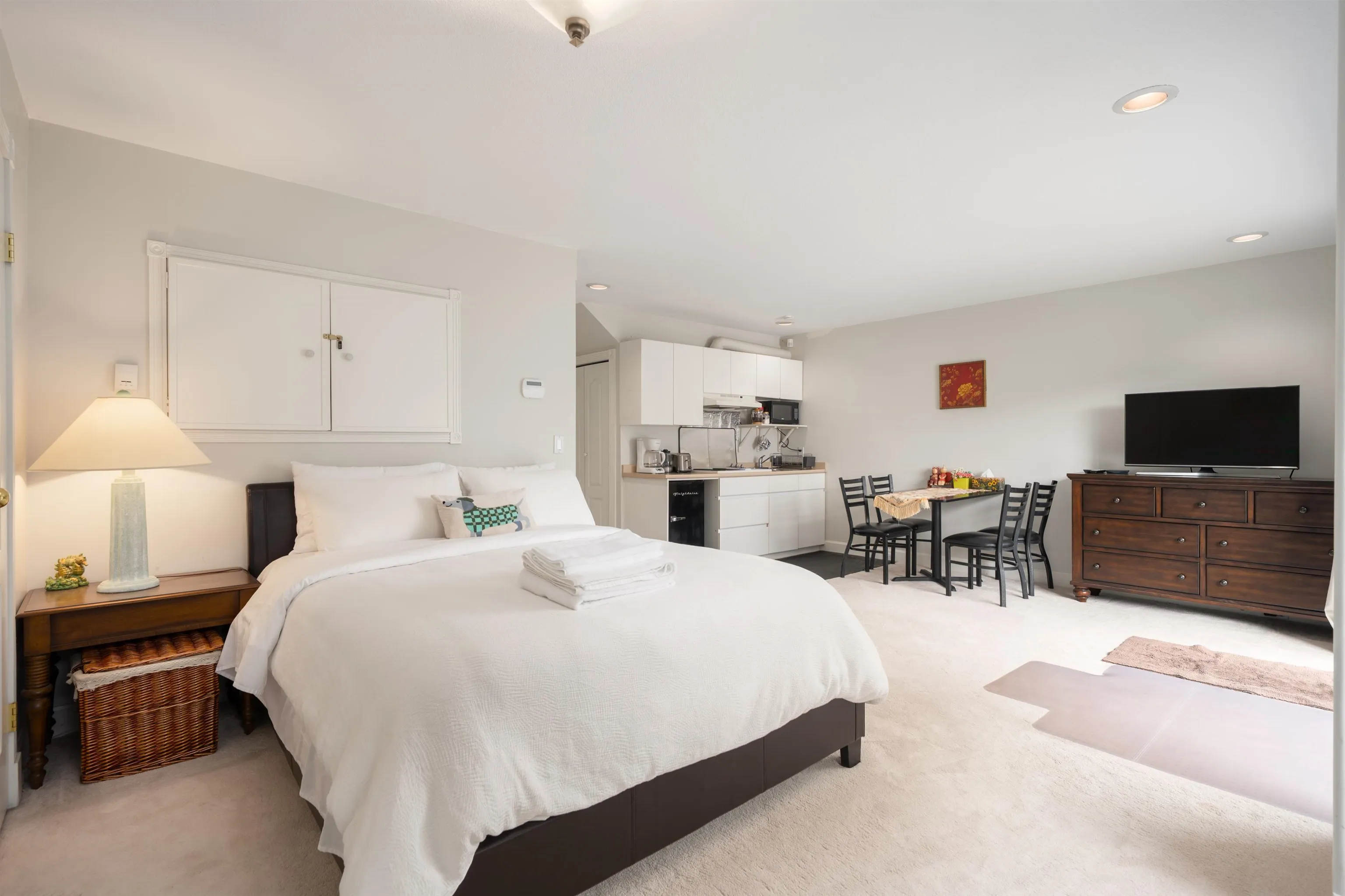 4333 Locarno Crescent