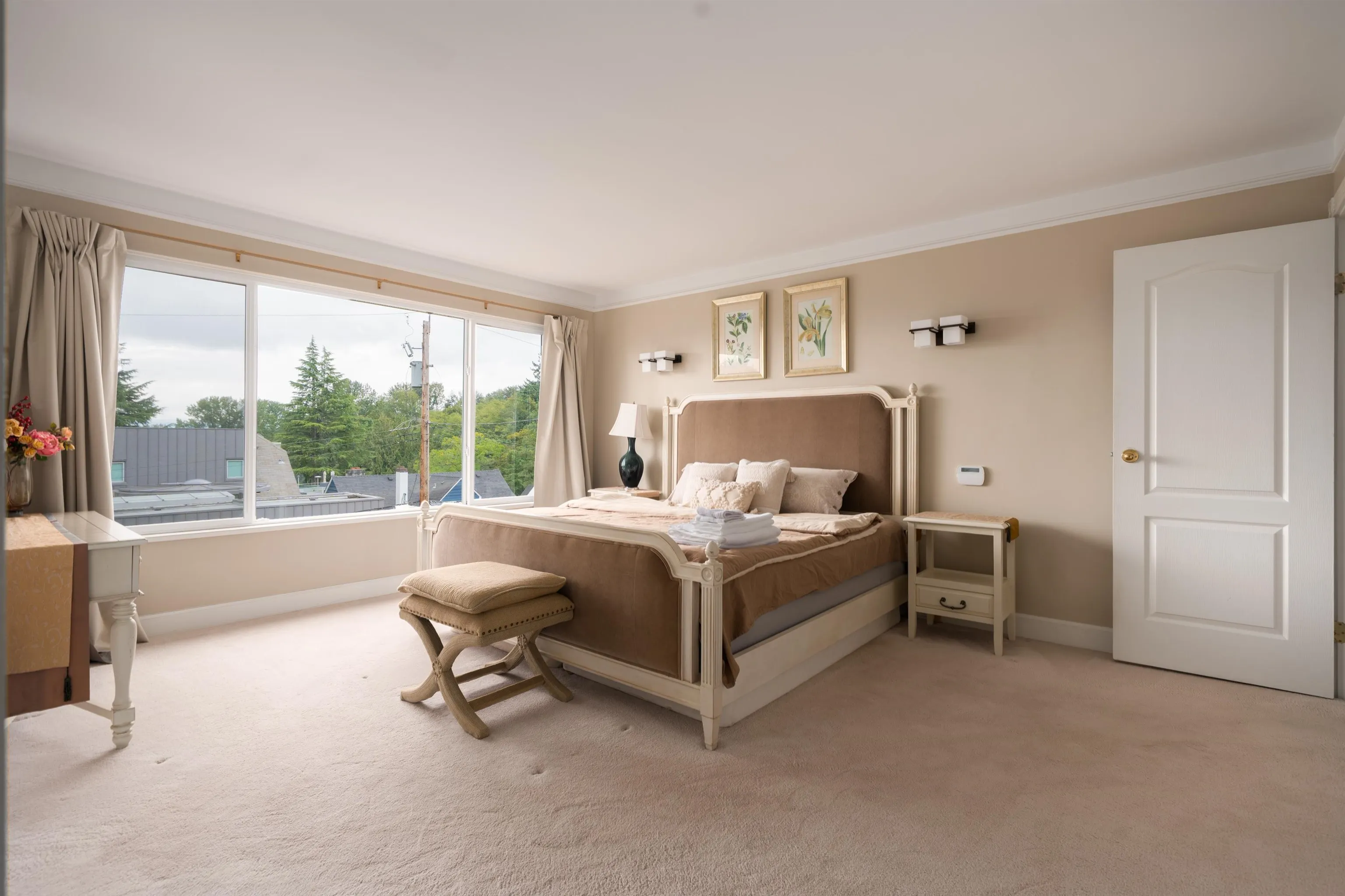 4333 Locarno Crescent