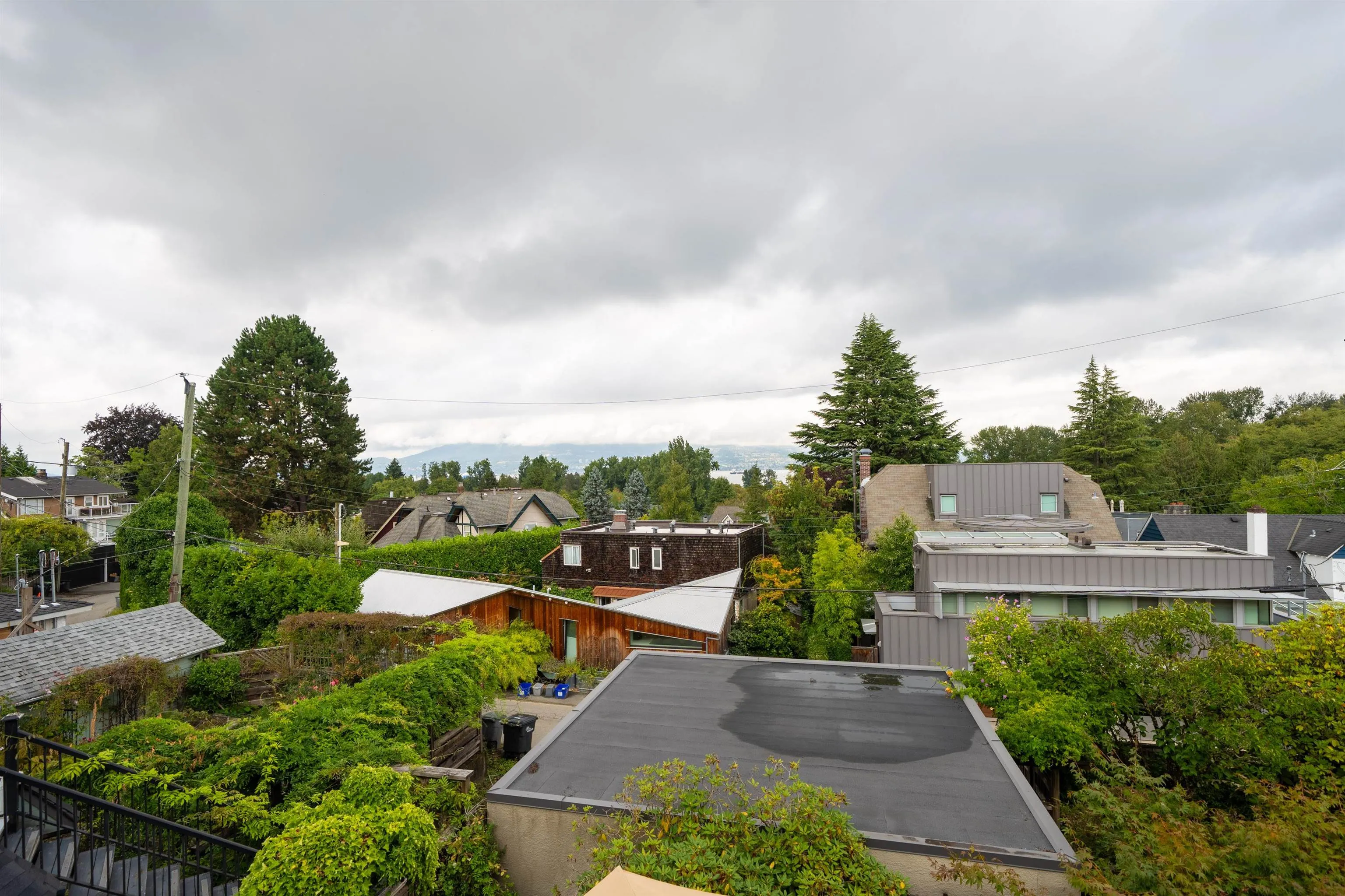 4333 Locarno Crescent