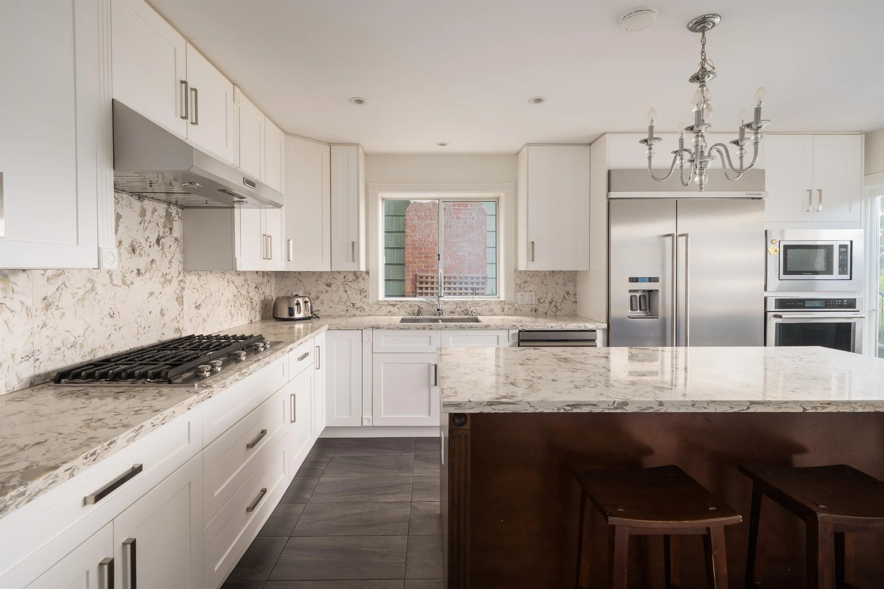 4333 Locarno Crescent