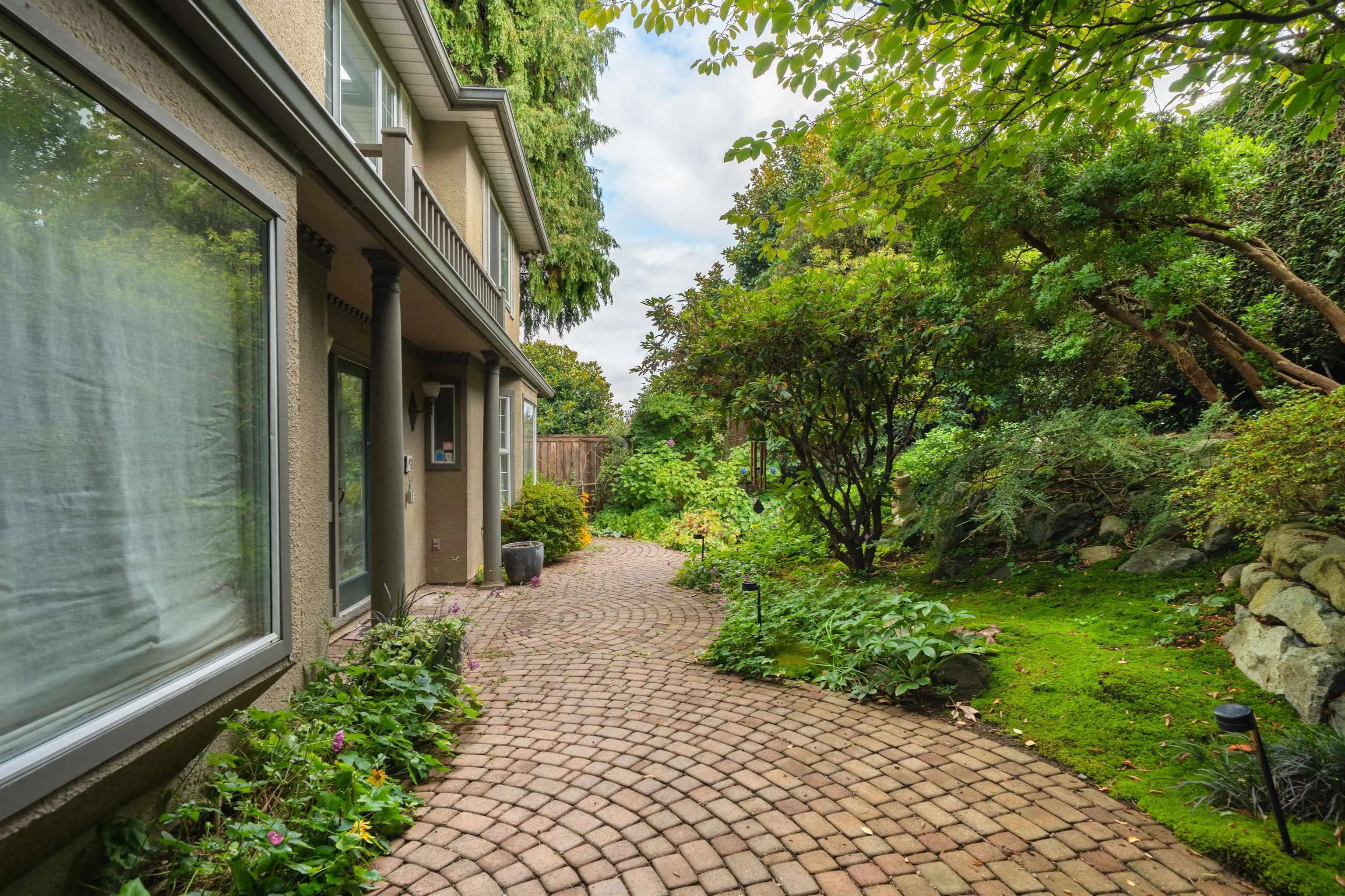 4333 Locarno Crescent