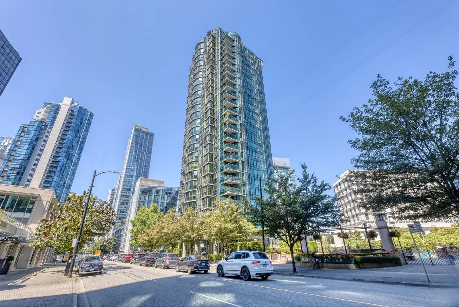 588 Broughton Street #1001