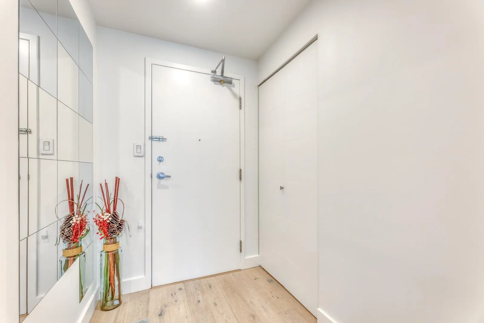 588 Broughton Street #1001