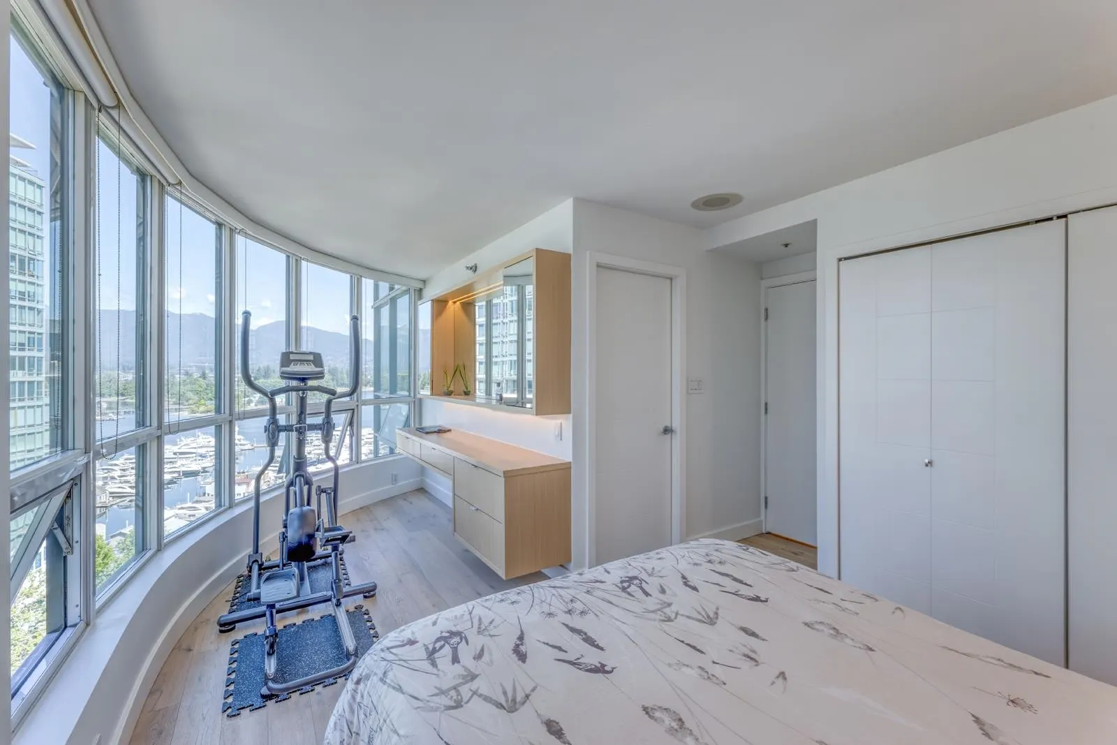 588 Broughton Street #1001