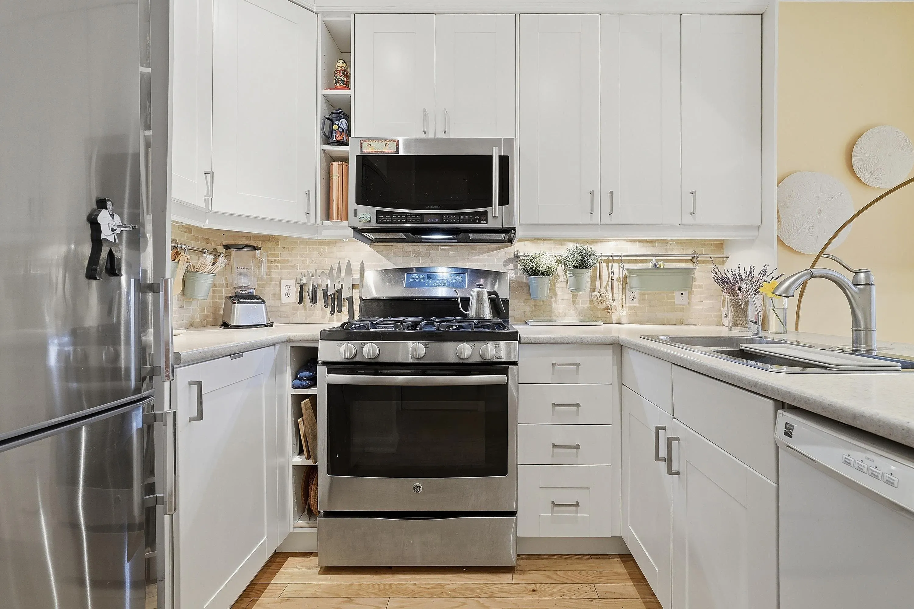 3440 W Broadway #123