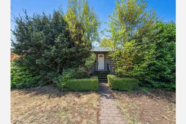2155 Mohawk Avenue