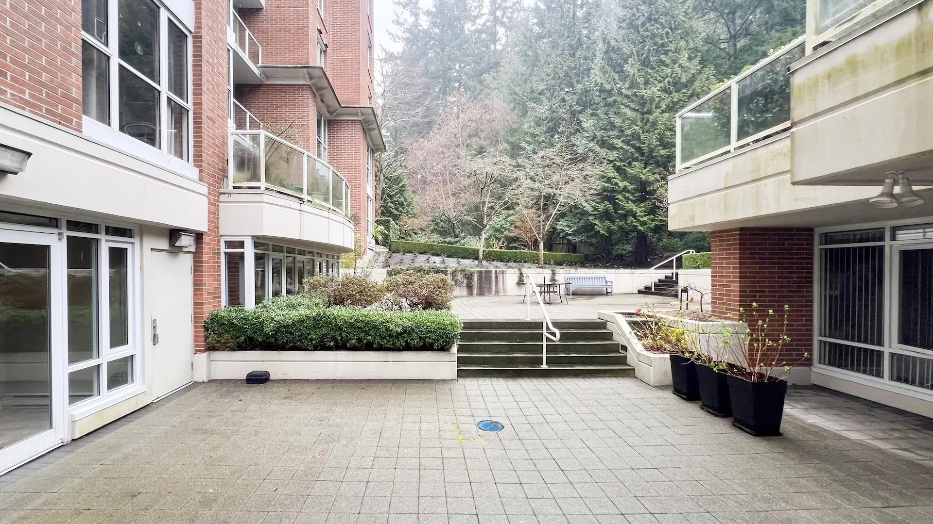 5615 Hampton Place #901