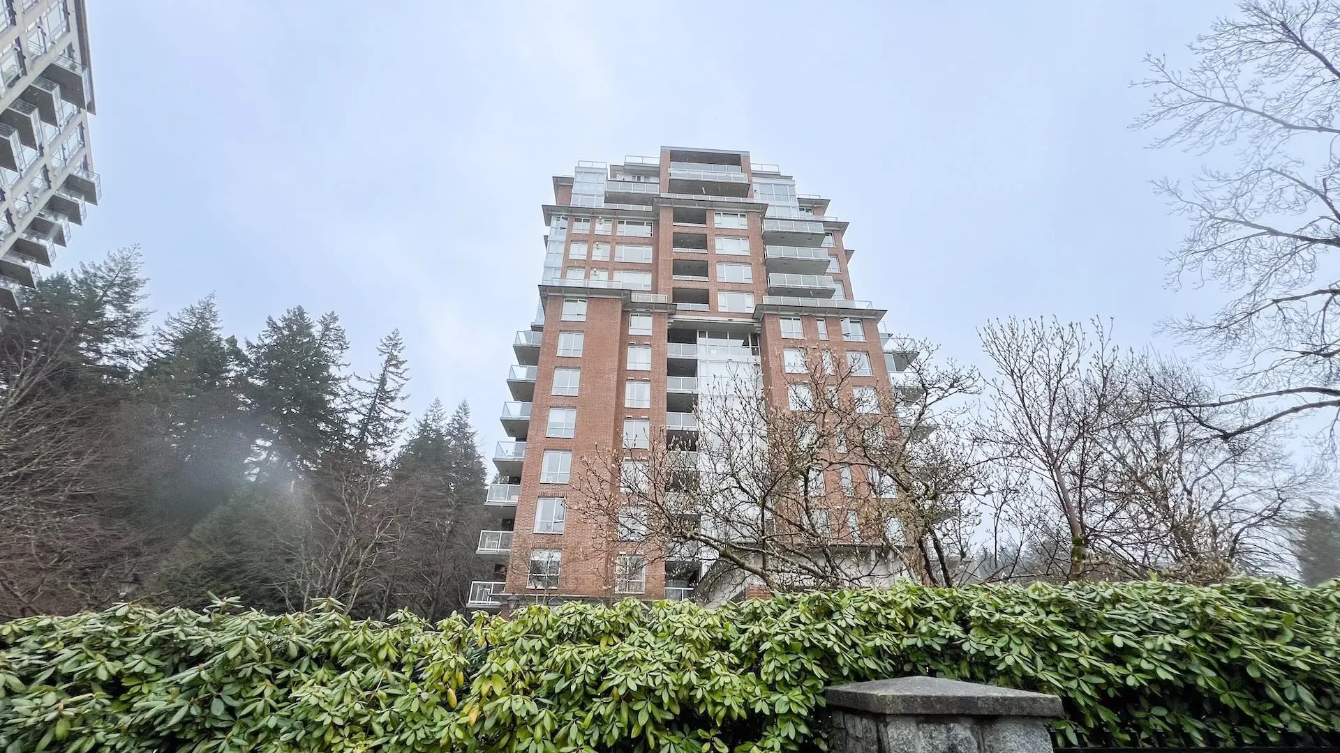 5615 Hampton Place #901