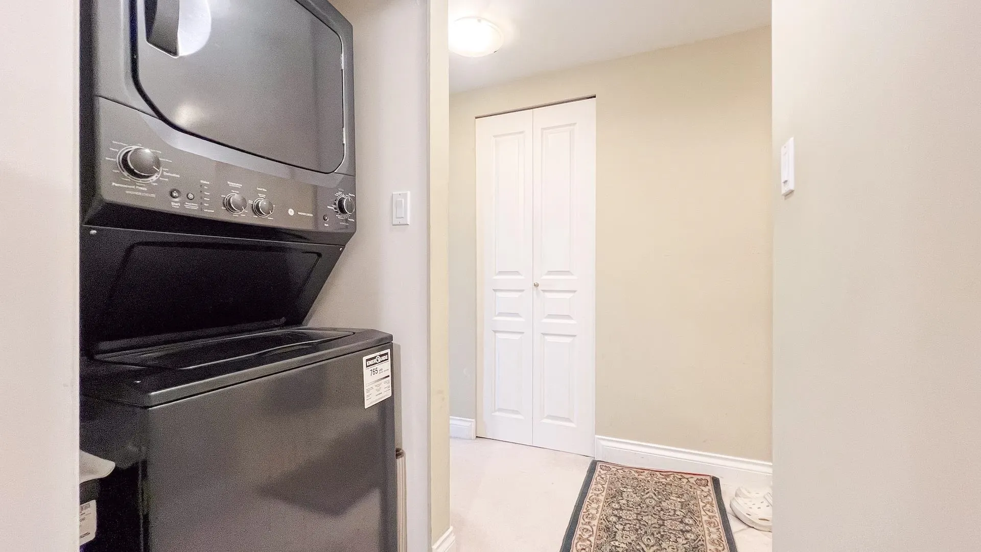 5615 Hampton Place #901