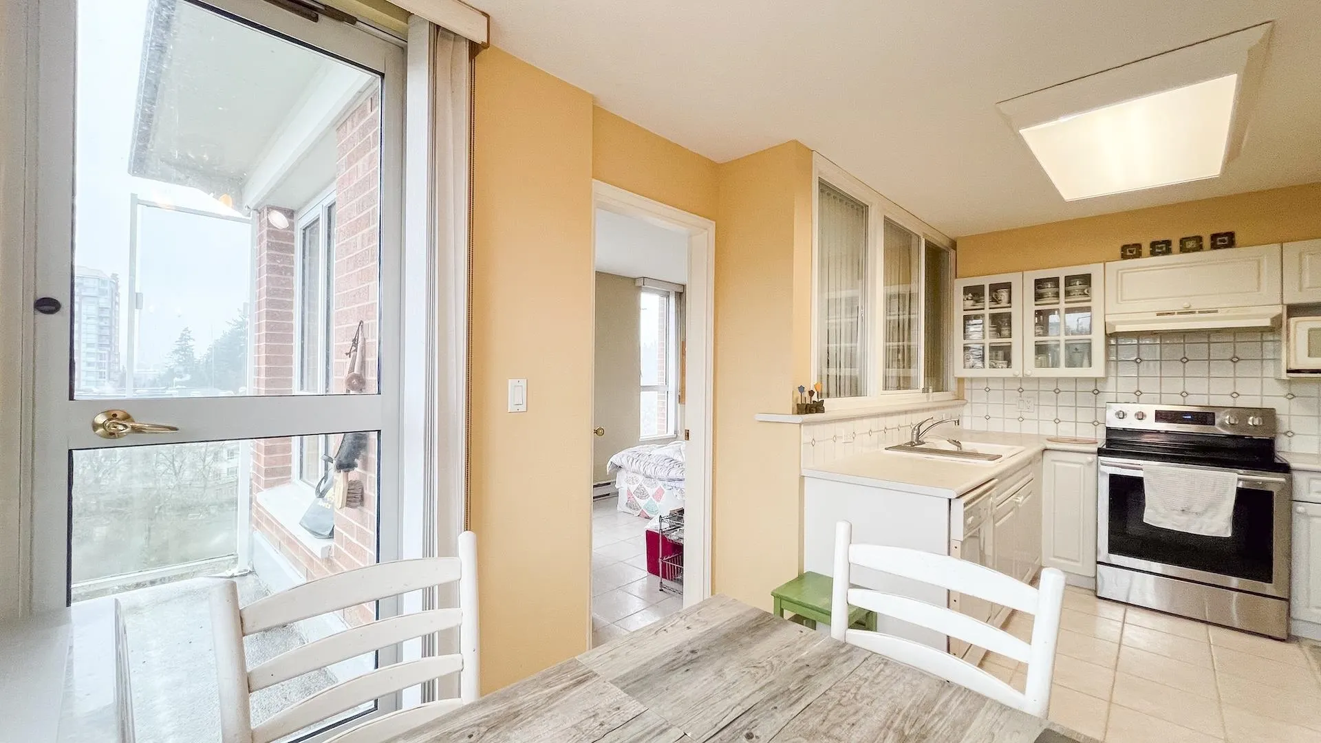 5615 Hampton Place #901