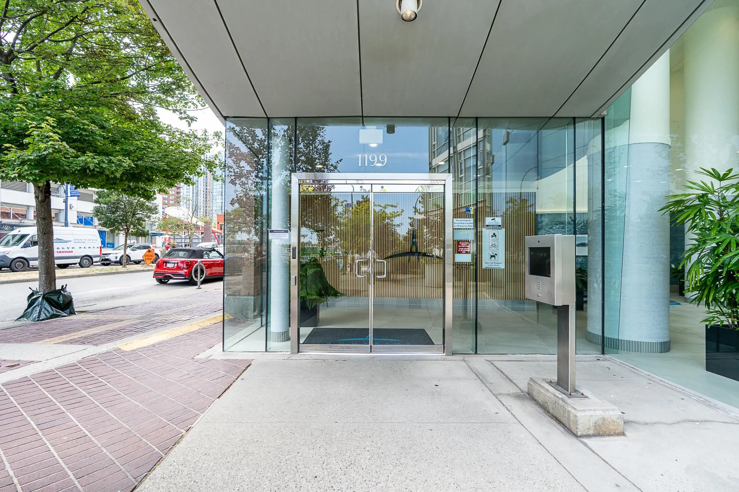 1199 Marinaside Crescent #2303