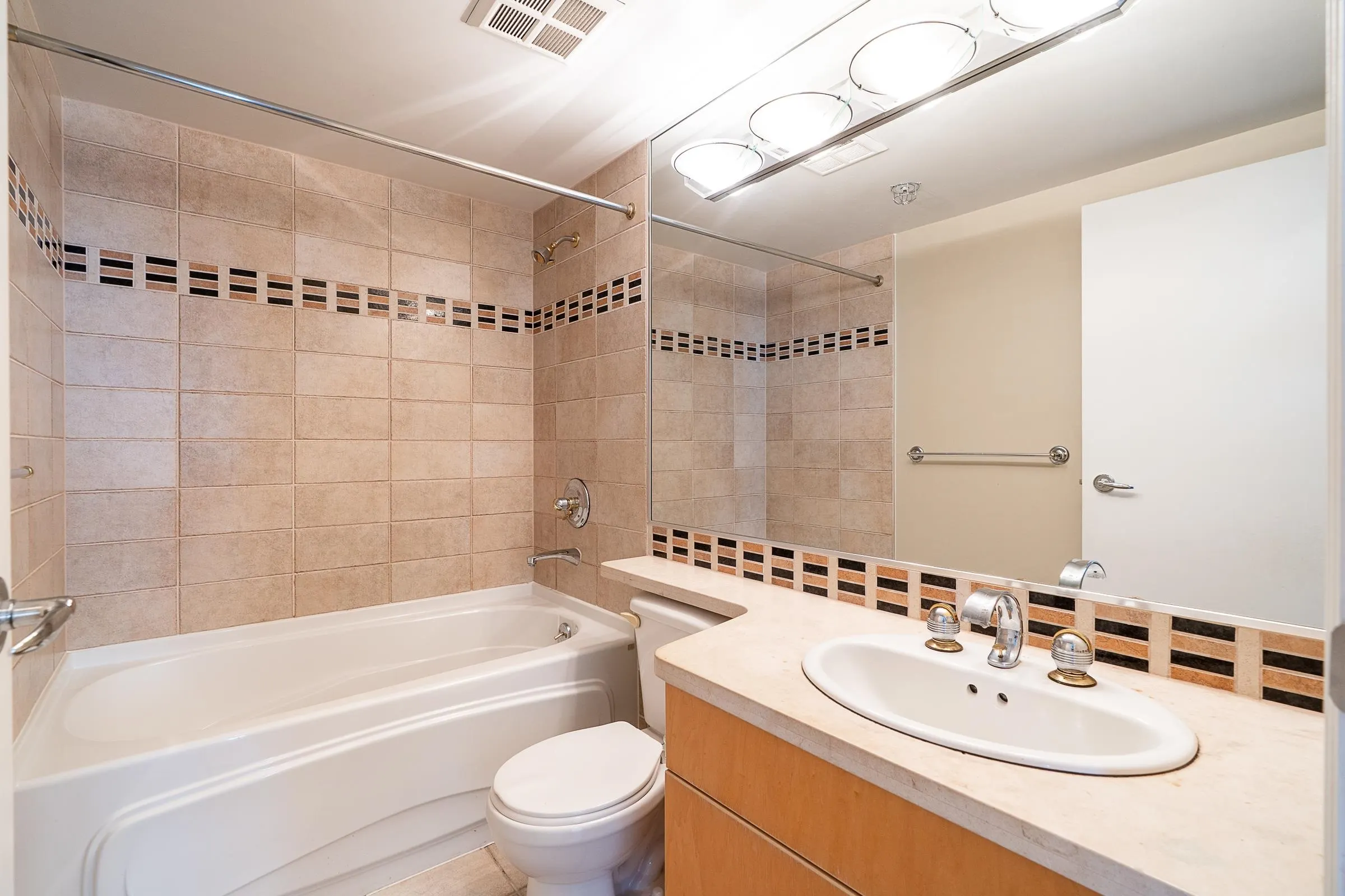 1199 Marinaside Crescent #2303