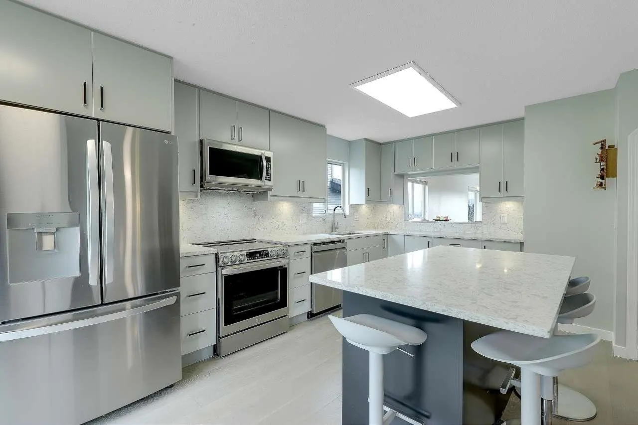 1140 Castle Crescent #208