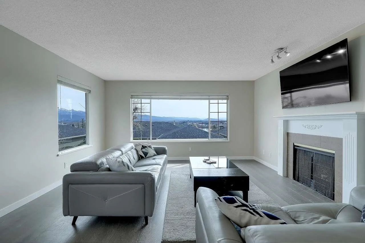 1140 Castle Crescent #208